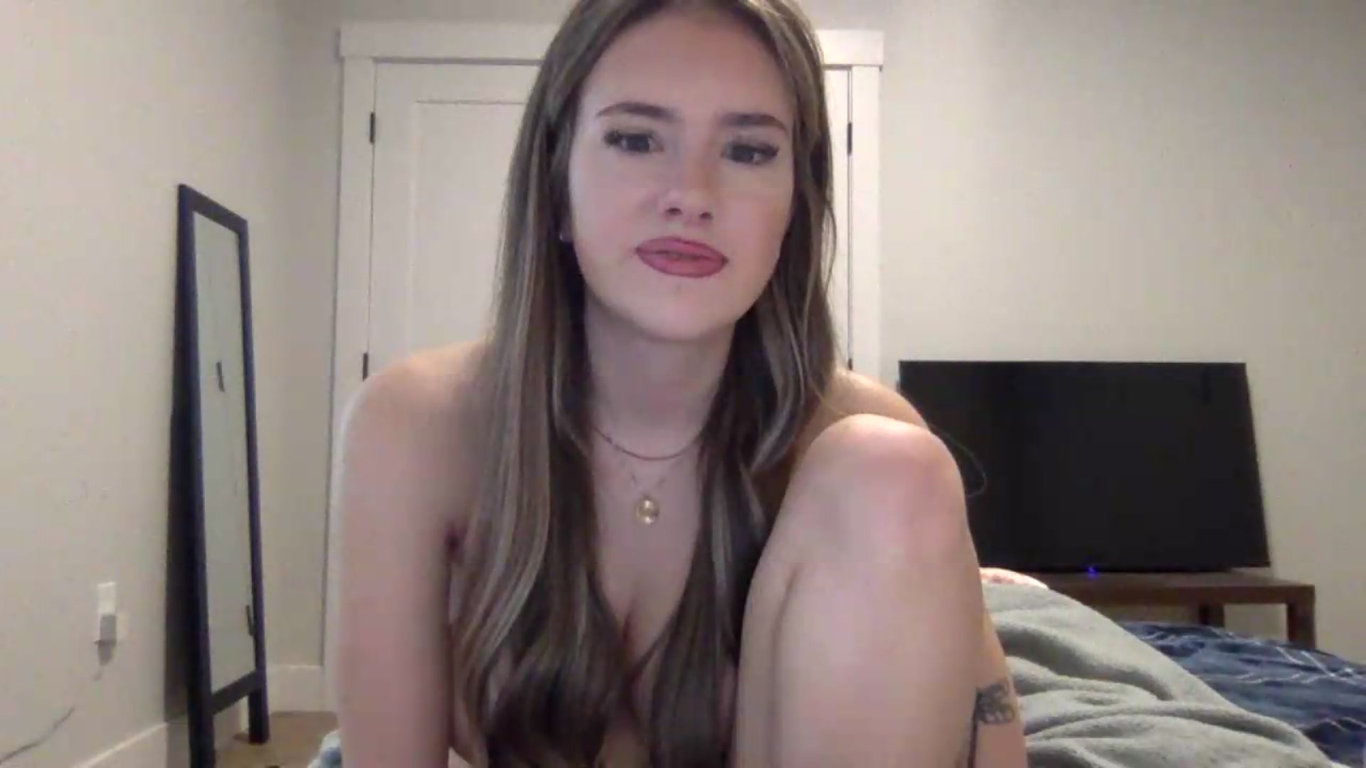 Gallery image thumbnail from Audreylane07's myfreecams stream on, 09/17/2026, 13:31 image 11 of 20