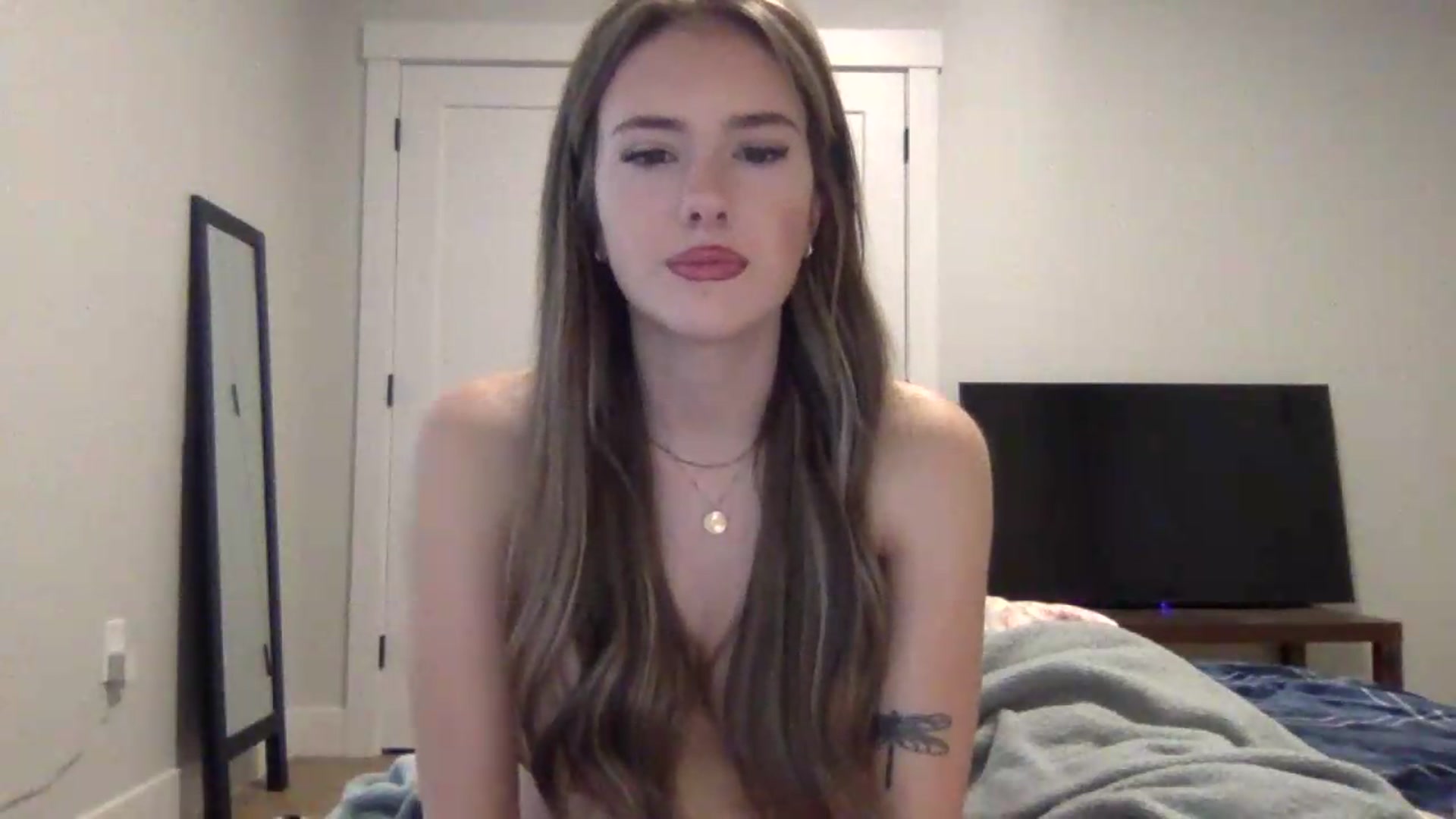 Gallery image thumbnail from Audreylane07's myfreecams stream on, 09/17/2026, 13:31 image 13 of 20