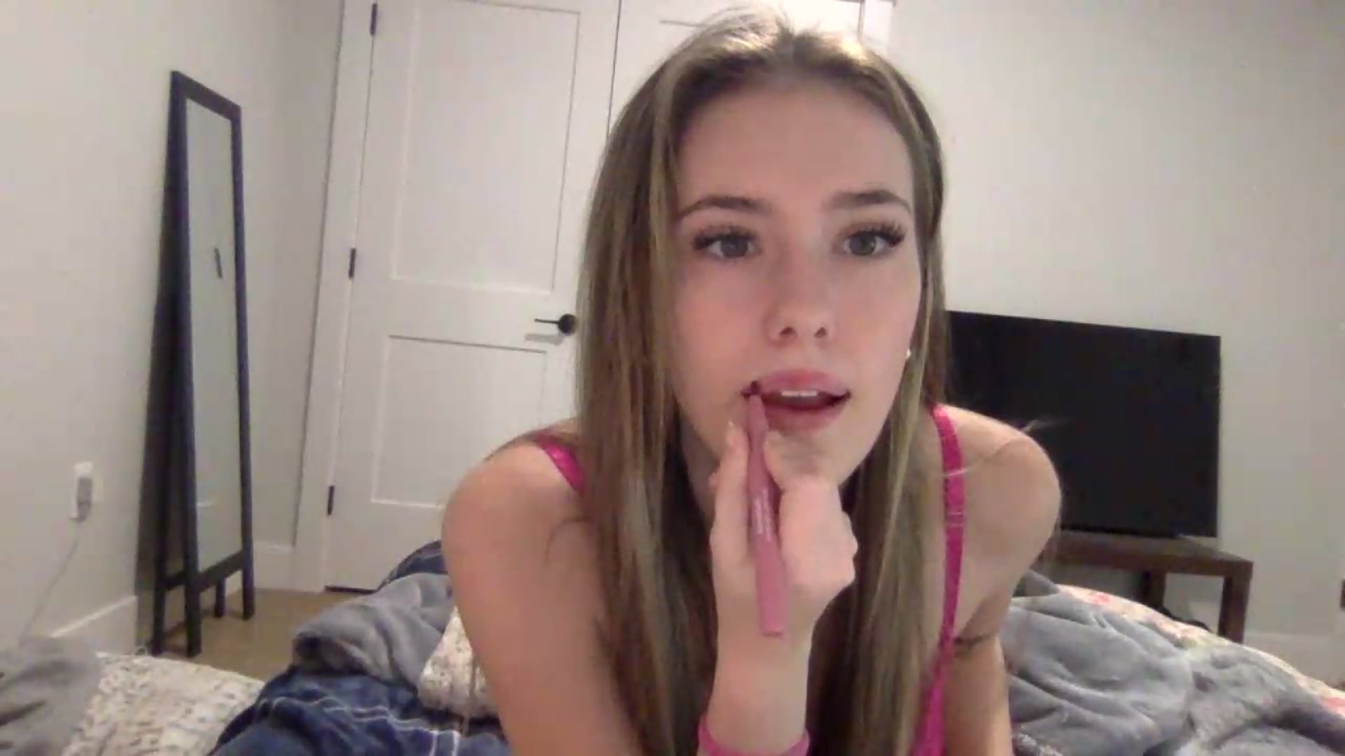 Gallery image thumbnail from Audreylane07's myfreecams stream on, 09/24/2026, 24:00 image 2 of 20