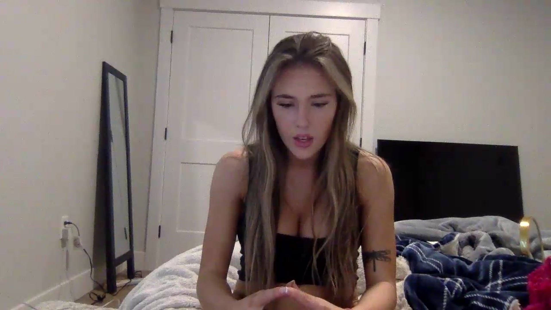 Gallery image thumbnail from Audreylane07's myfreecams stream on, 09/30/2026, 20:26 image 5 of 20