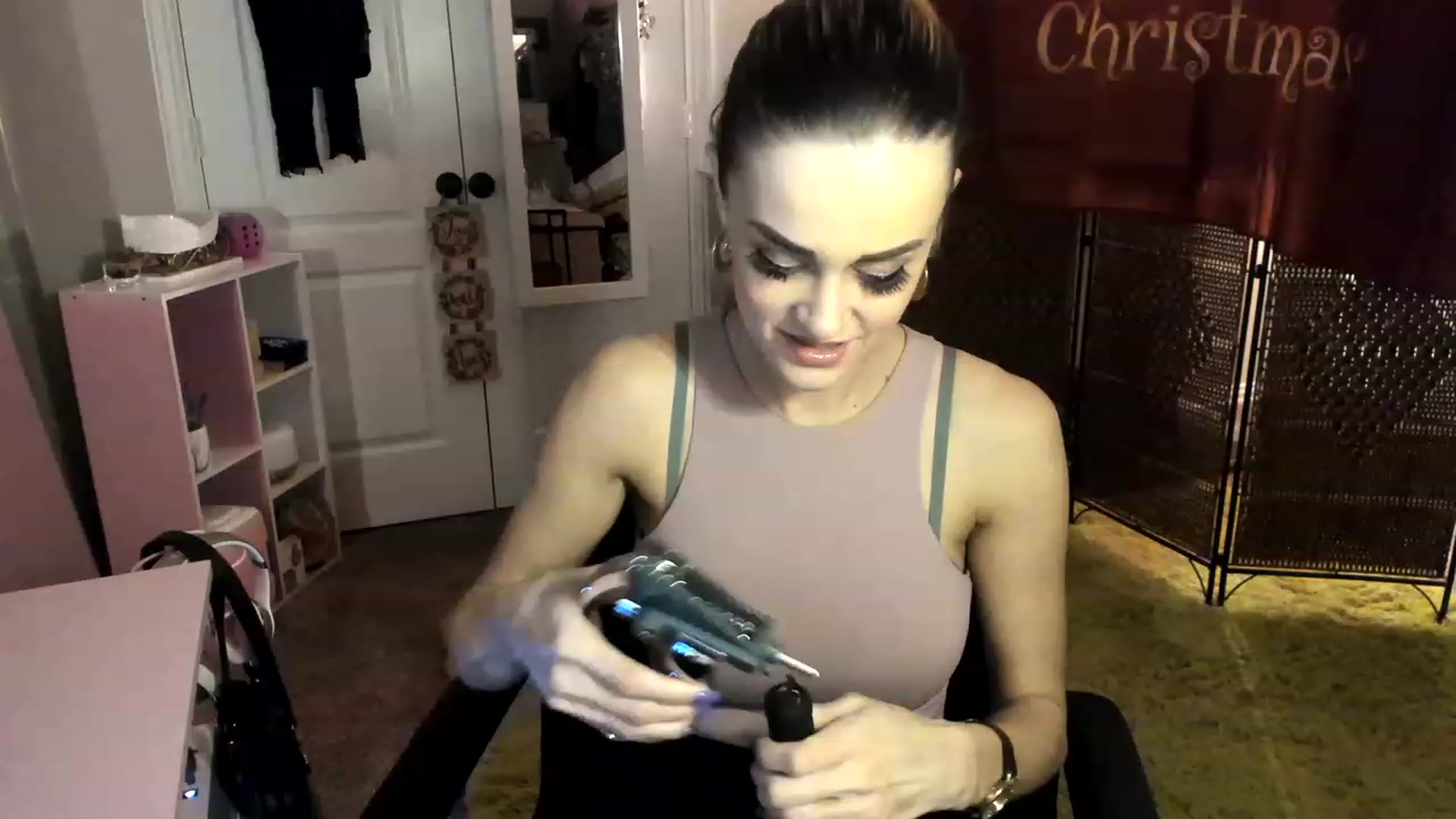 Gallery image thumbnail from AudryLikes's myfreecams stream on, 12/08/2022, 04:12 image 3 of 20