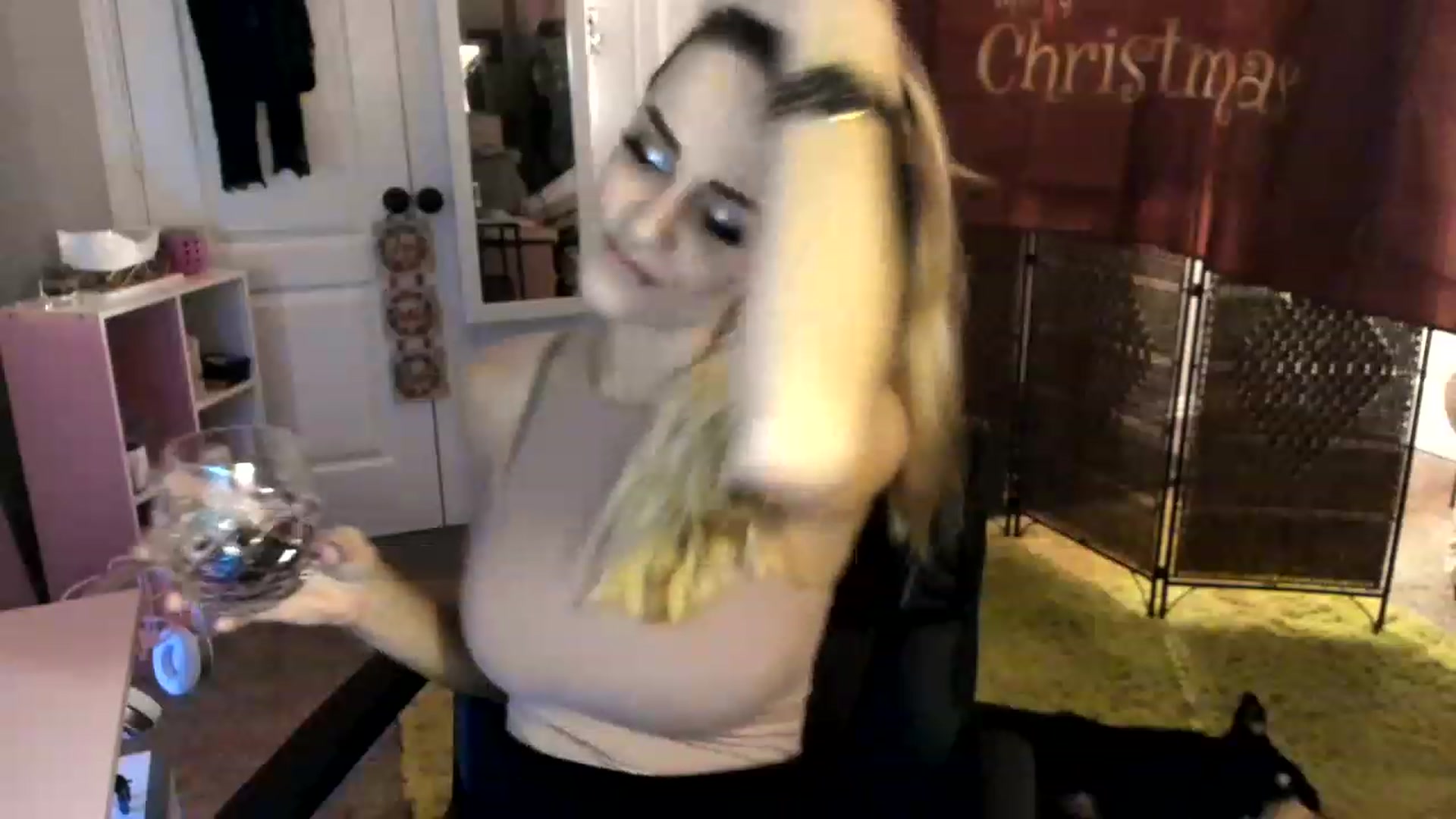 Gallery image thumbnail from AudryLikes's myfreecams stream on, 12/08/2022, 04:12 image 12 of 20