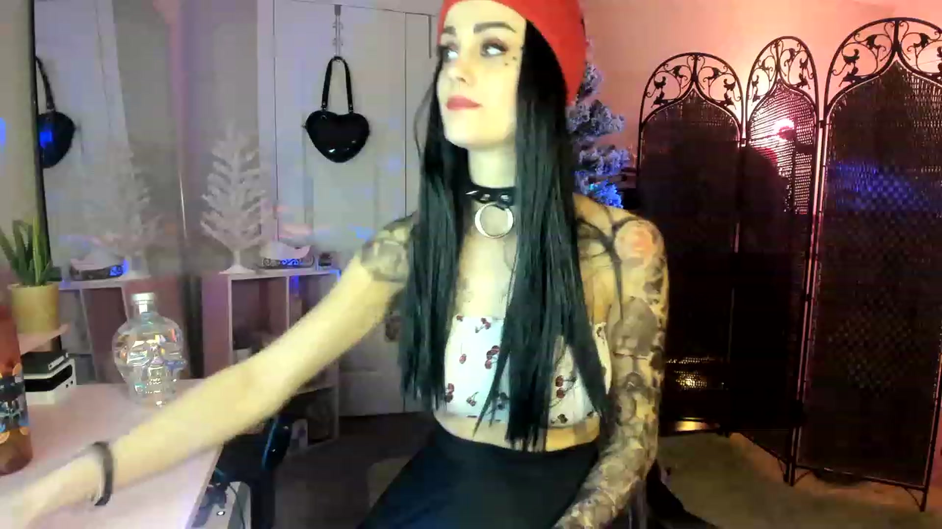 Gallery image thumbnail from AudryLikes's myfreecams stream on, 12/10/2022, 05:39 image 13 of 20