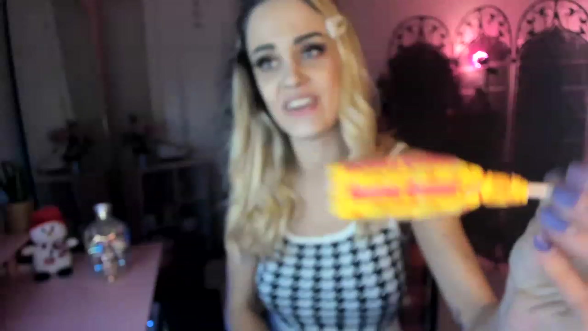 Gallery image thumbnail from AudryLikes's myfreecams stream on, 12/12/2022, 07:27 image 13 of 20
