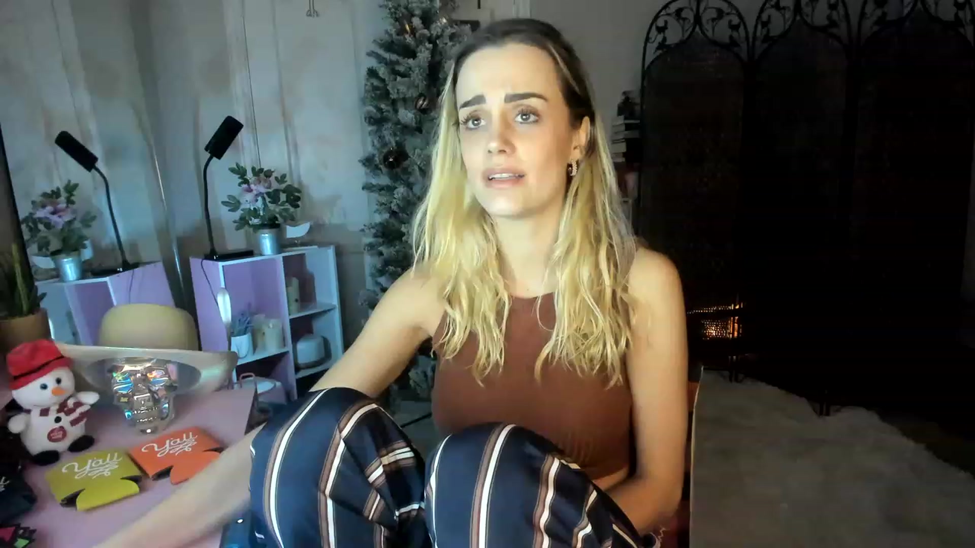 Gallery image thumbnail from AudryLikes's myfreecams stream on, 12/13/2022, 02:19 image 4 of 20