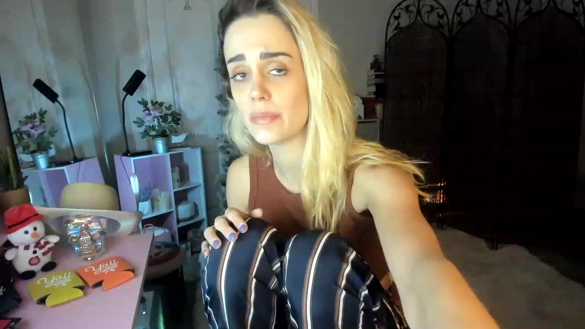Gallery image thumbnail from AudryLikes's myfreecams stream on, 12/13/2022, 02:19 image 5 of 20