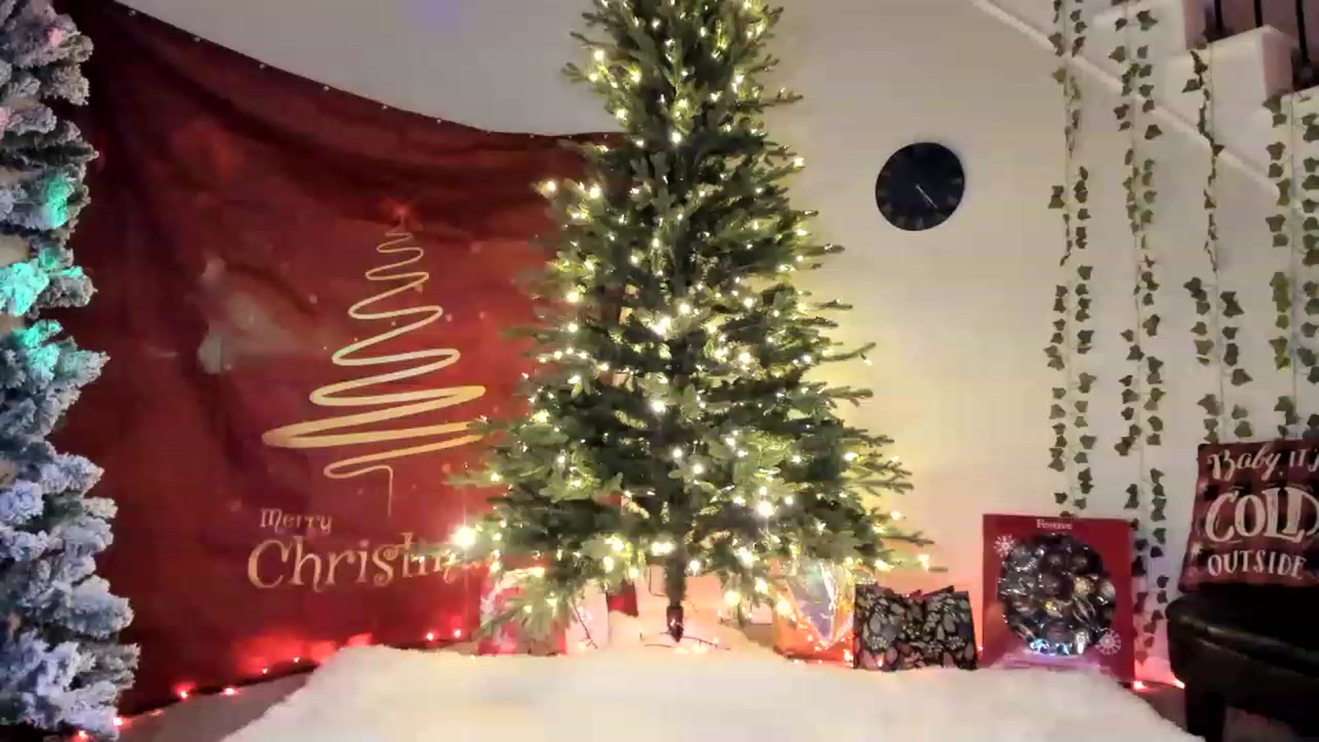 Gallery image thumbnail from AudryLikes's myfreecams stream on, 12/20/2022, 02:48 image 10 of 20