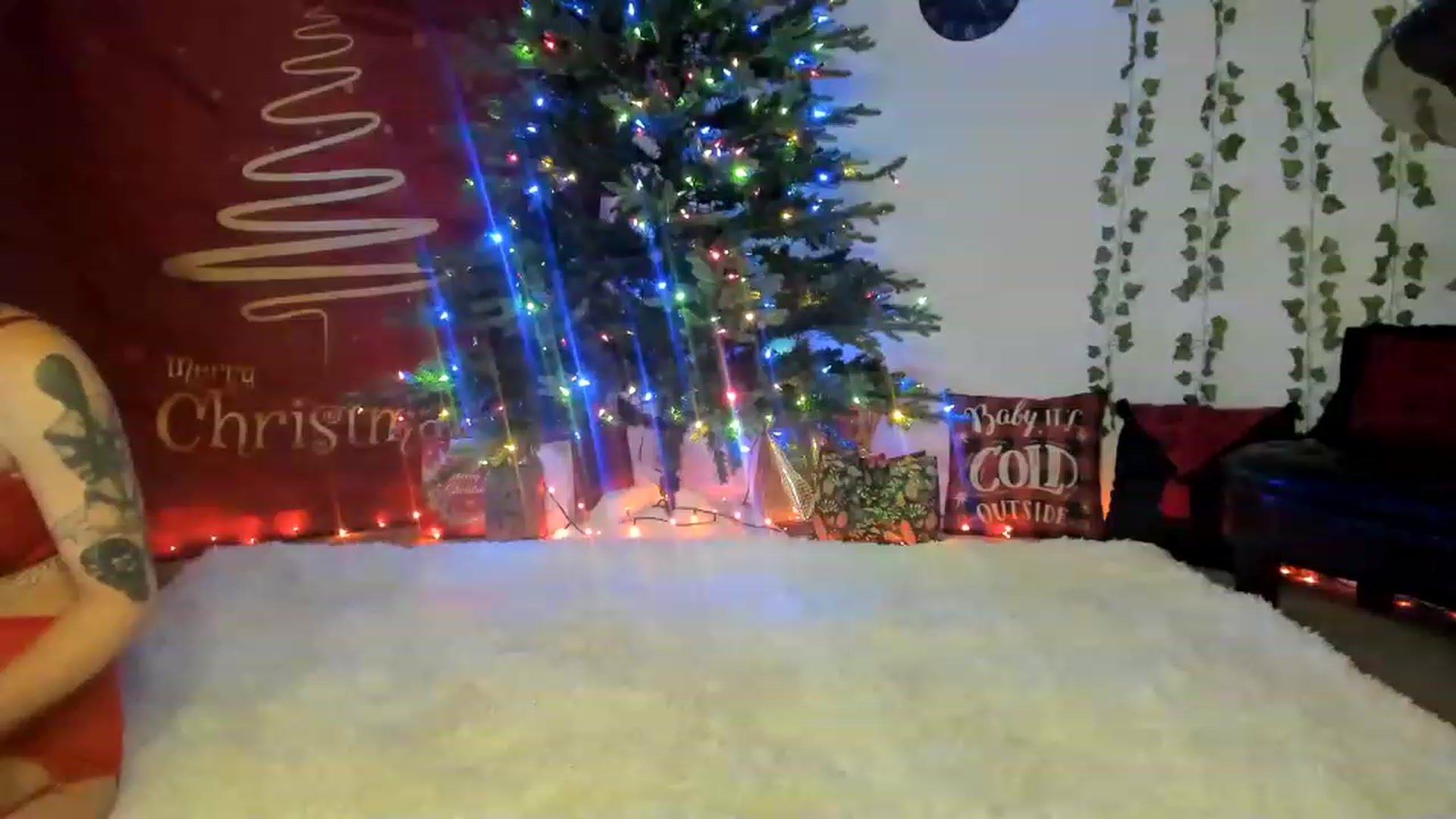 Gallery image thumbnail from AudryLikes's myfreecams stream on, 12/21/2022, 04:45 image 1 of 20