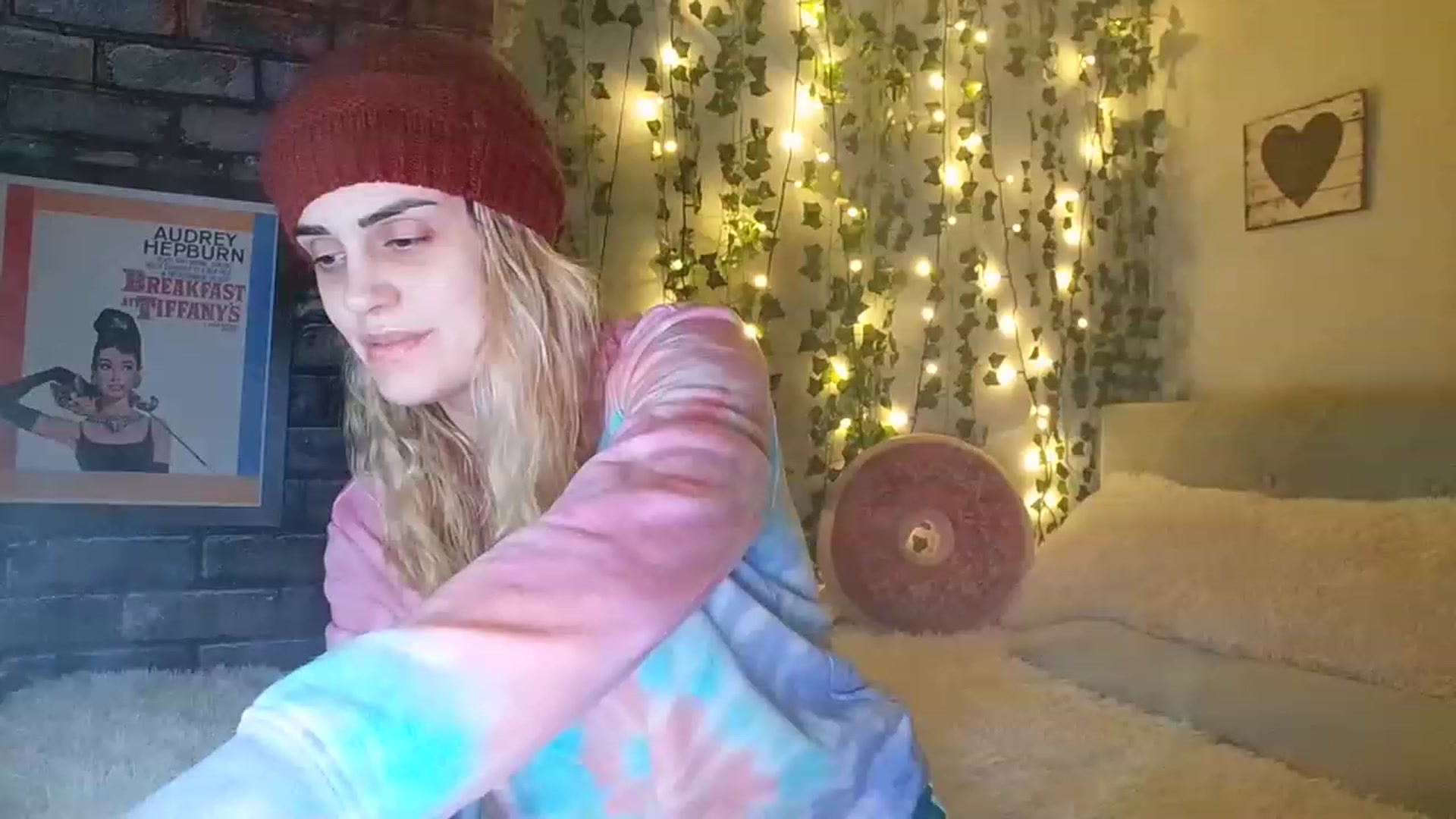 Gallery image thumbnail from AudryLikes's myfreecams stream on, 01/04/2023, 13:27 image 3 of 20