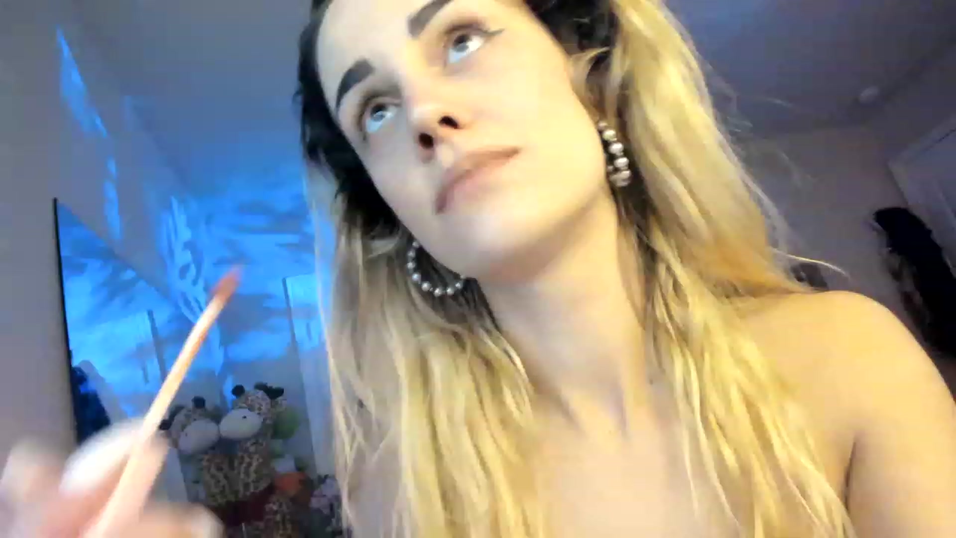 Gallery image thumbnail from AudryLikes's myfreecams stream on, 01/05/2023, 24:17 image 18 of 20