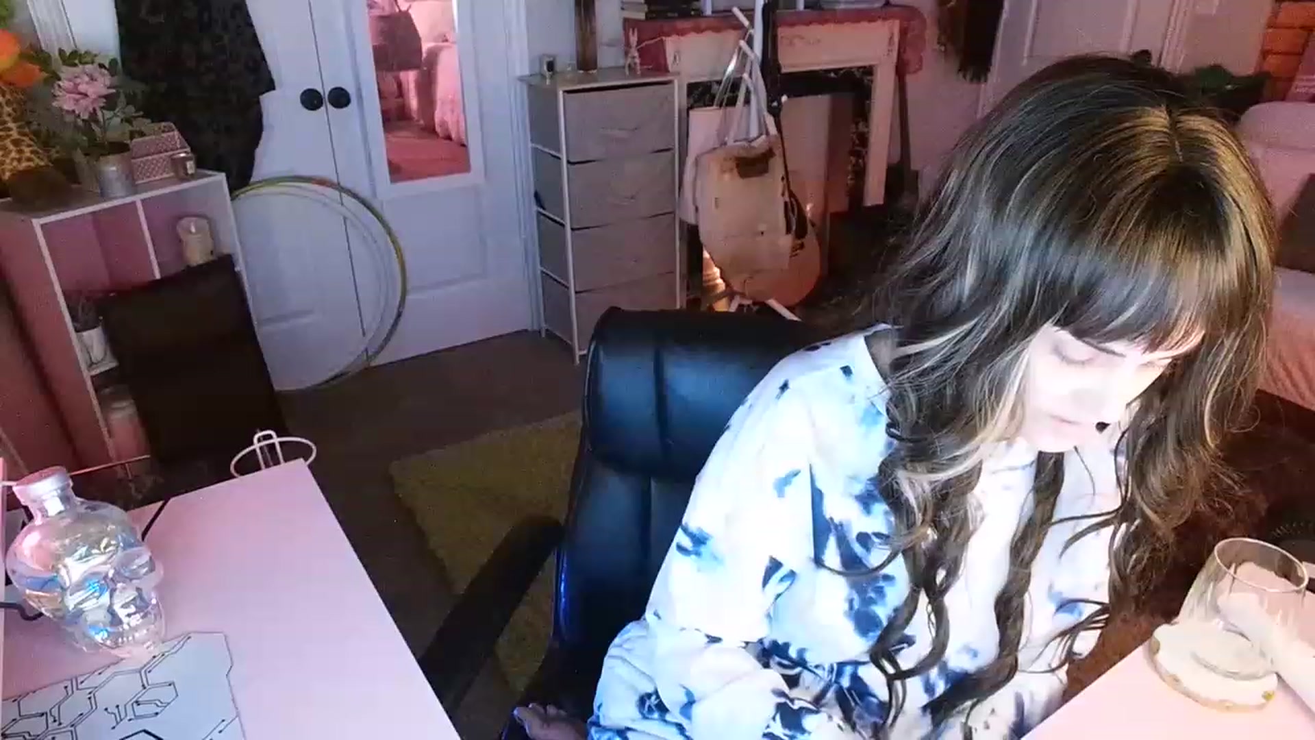 Gallery image thumbnail from AudryLikes's myfreecams stream on, 01/05/2023, 09:33 image 15 of 20