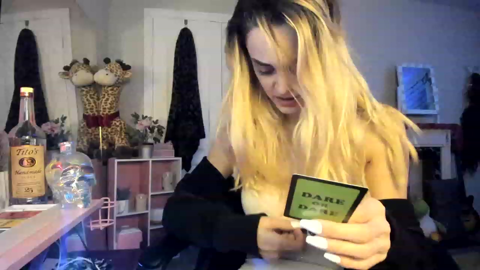 Gallery image thumbnail from AudryLikes's myfreecams stream on, 01/07/2023, 06:18 image 4 of 20