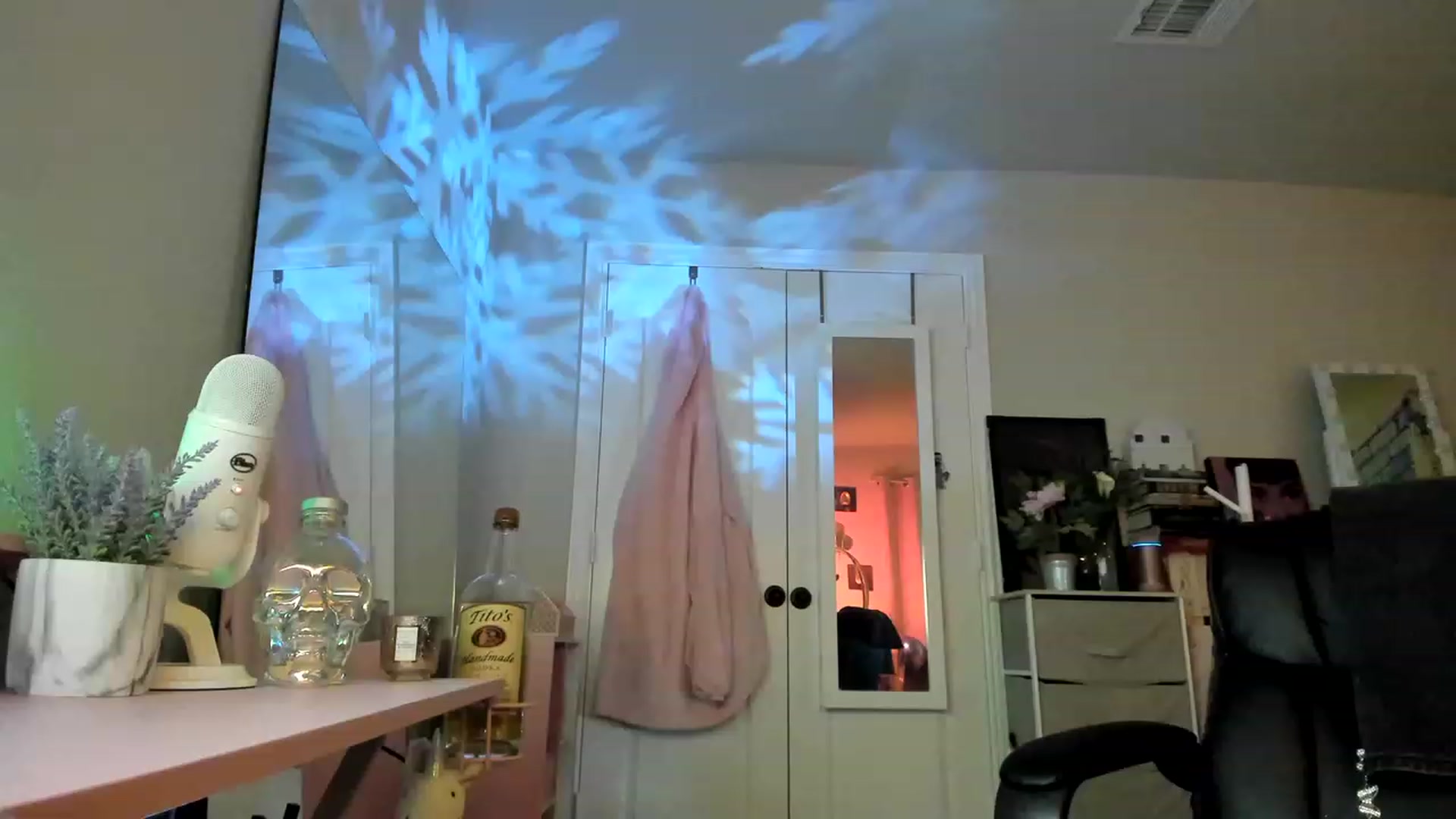 Gallery image thumbnail from AudryLikes's myfreecams stream on, 01/08/2023, 04:24 image 2 of 20