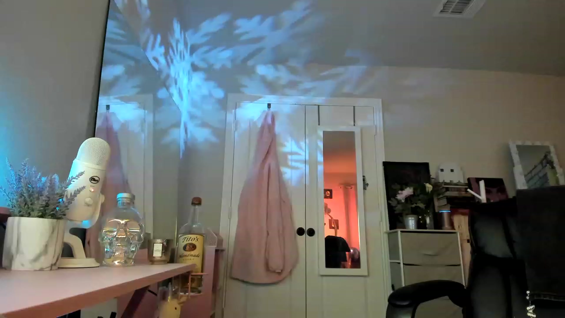 Gallery image thumbnail from AudryLikes's myfreecams stream on, 01/08/2023, 04:24 image 5 of 20