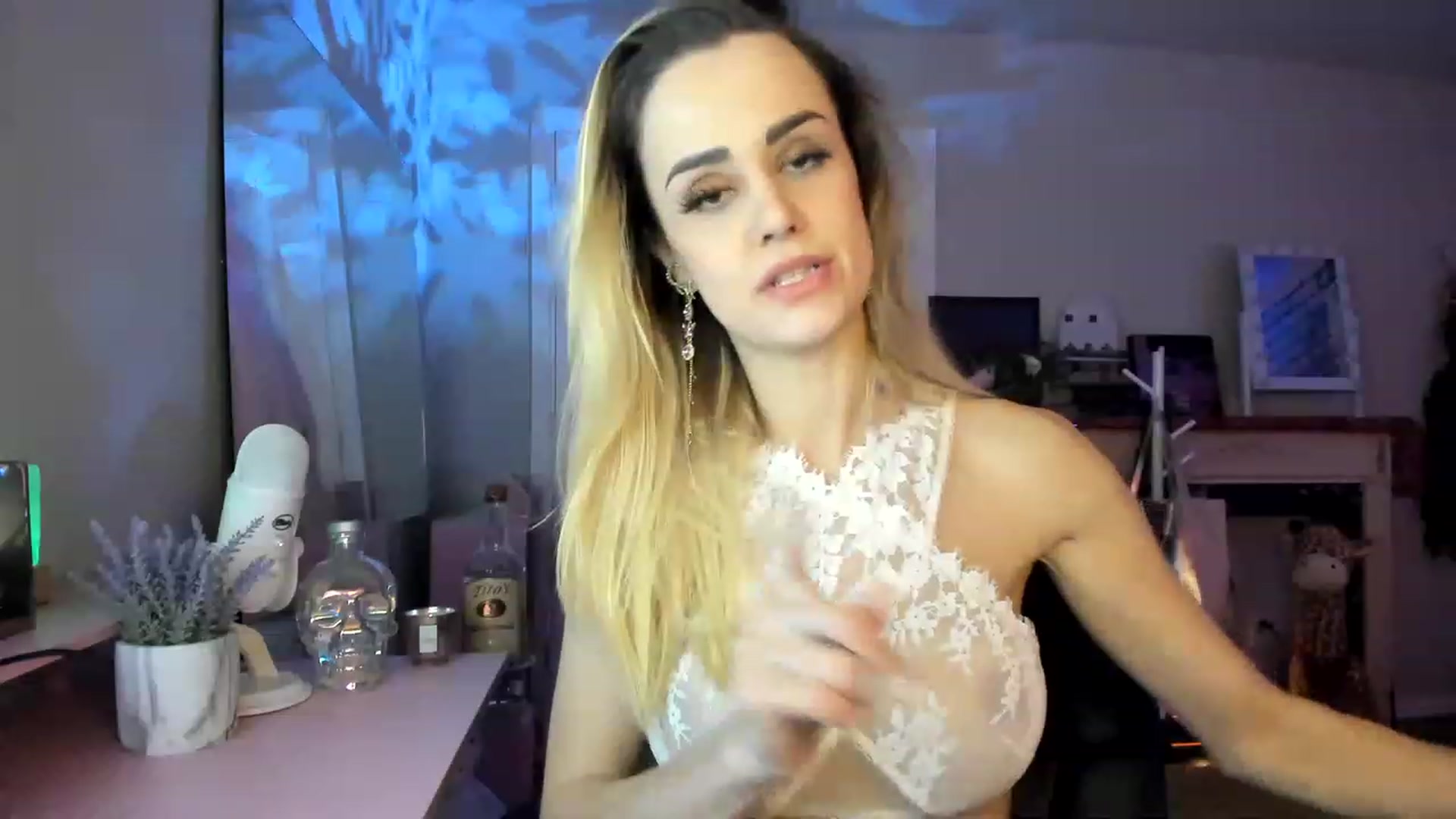 Gallery image thumbnail from AudryLikes's myfreecams stream on, 01/08/2023, 04:24 image 9 of 20