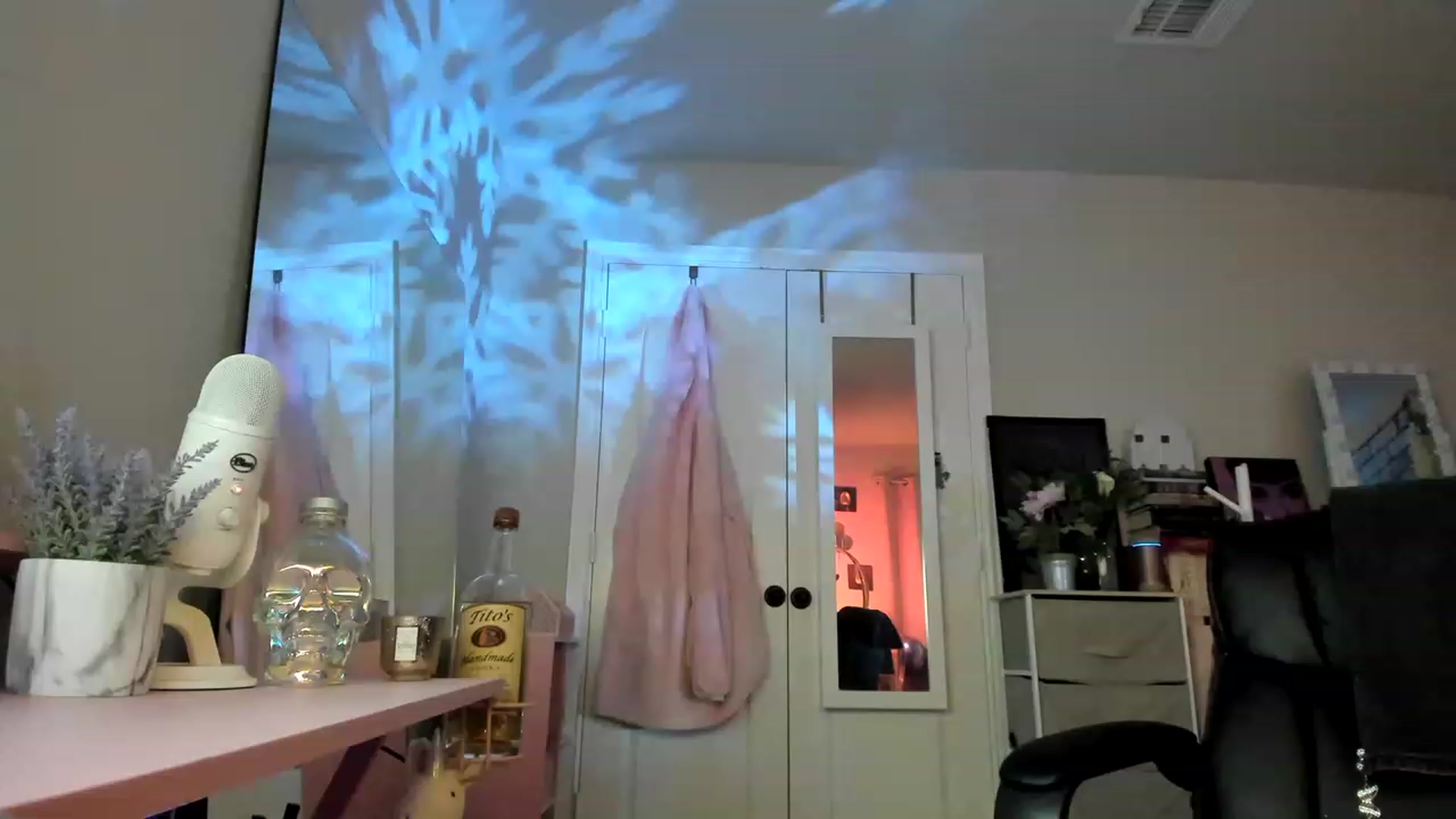 Gallery image thumbnail from AudryLikes's myfreecams stream on, 01/08/2023, 04:24 image 1 of 20