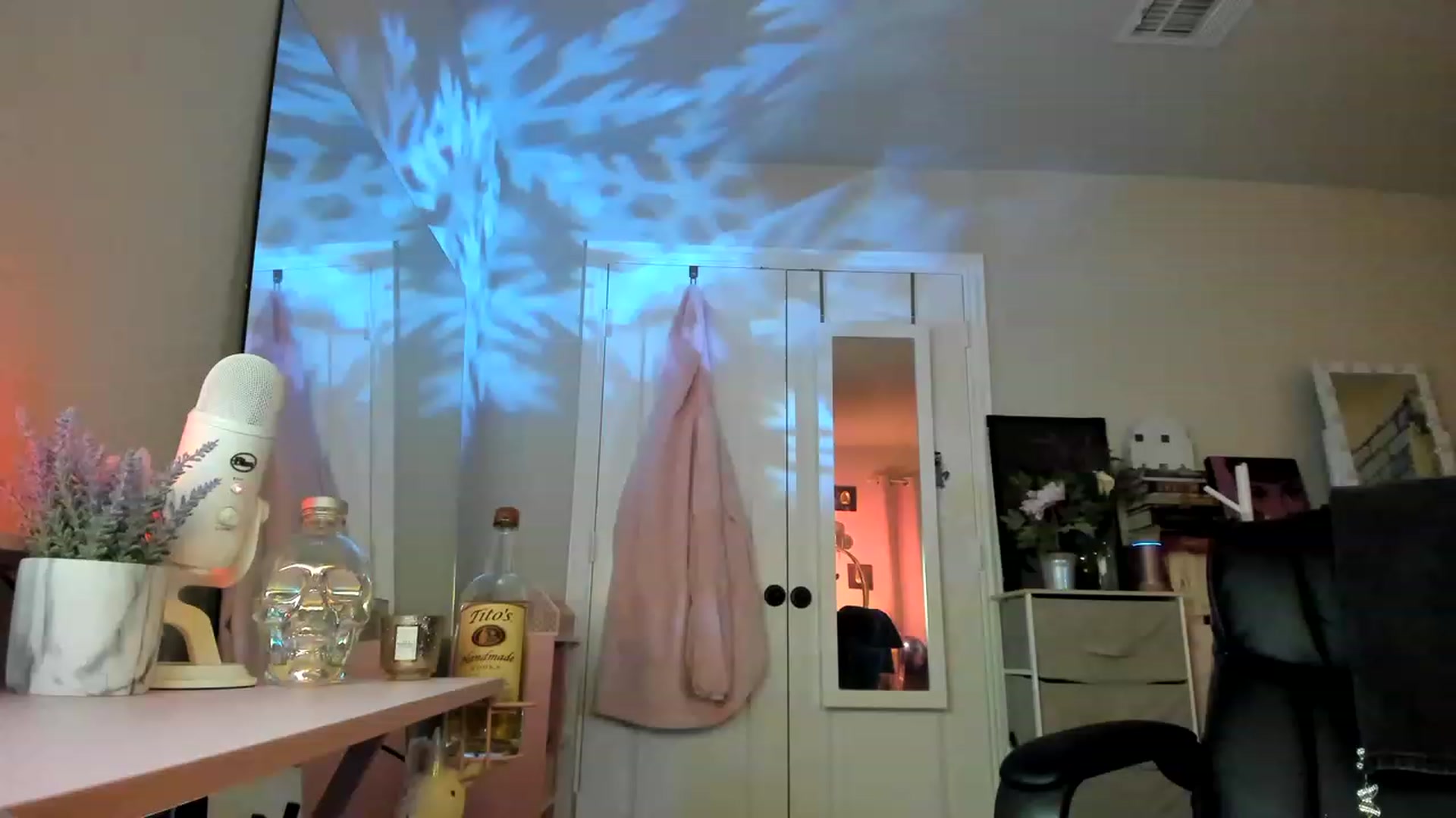 Gallery image thumbnail from AudryLikes's myfreecams stream on, 01/08/2023, 04:24 image 3 of 20