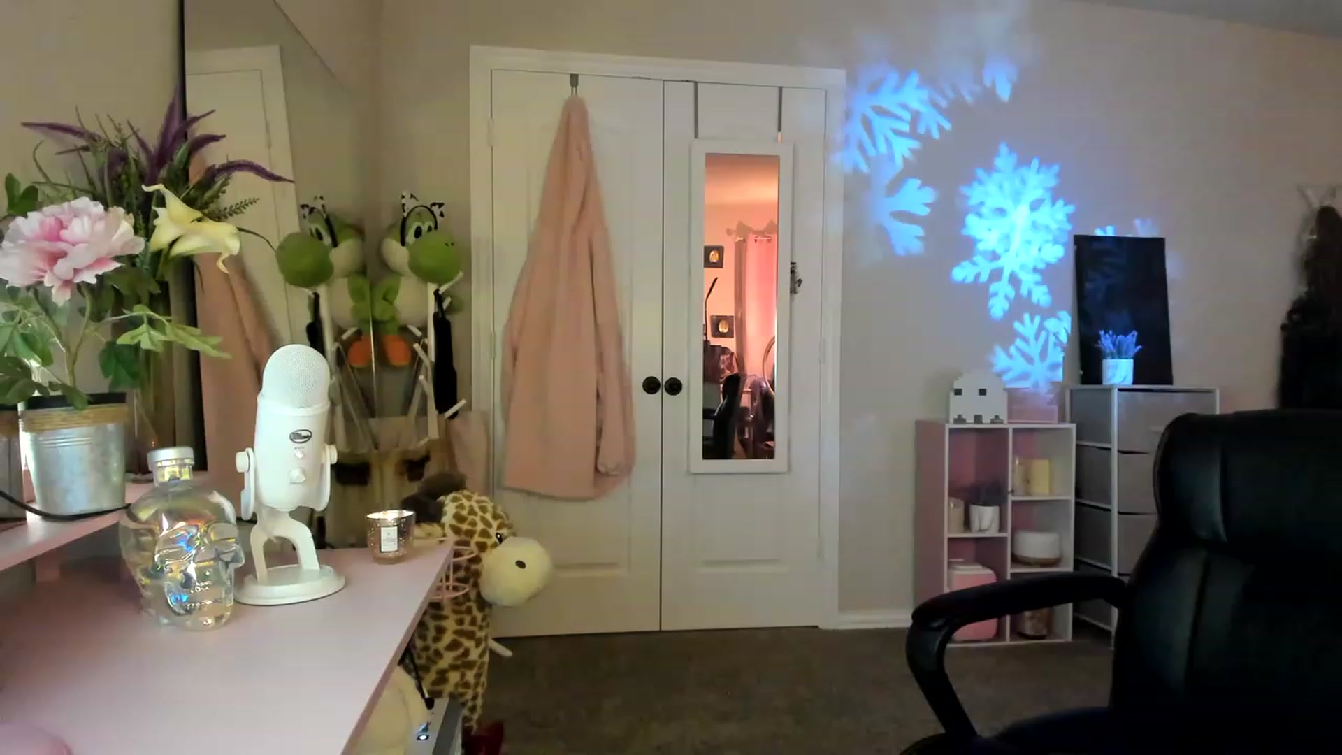 Gallery image thumbnail from AudryLikes's myfreecams stream on, 01/09/2023, 06:30 image 15 of 20