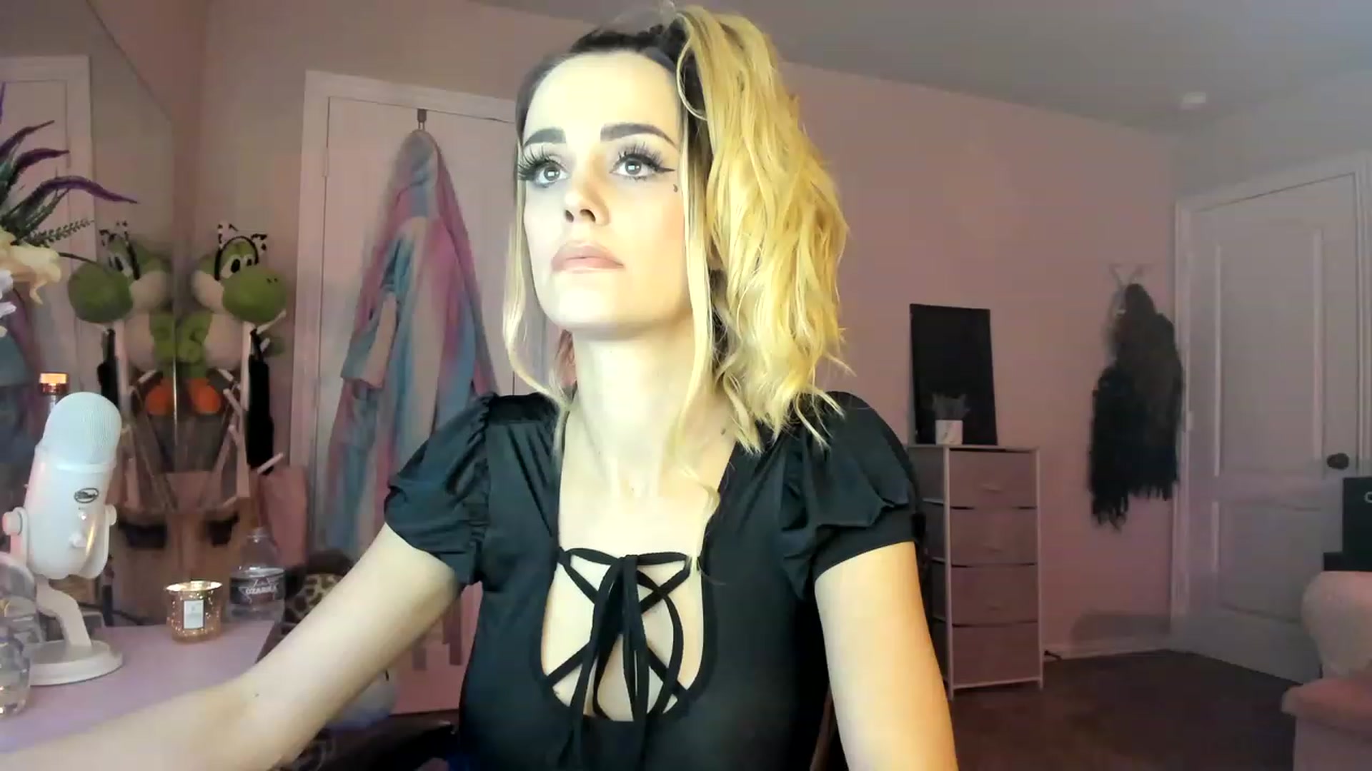 Gallery image thumbnail from AudryLikes's myfreecams stream on, 01/09/2023, 12:12 image 14 of 20
