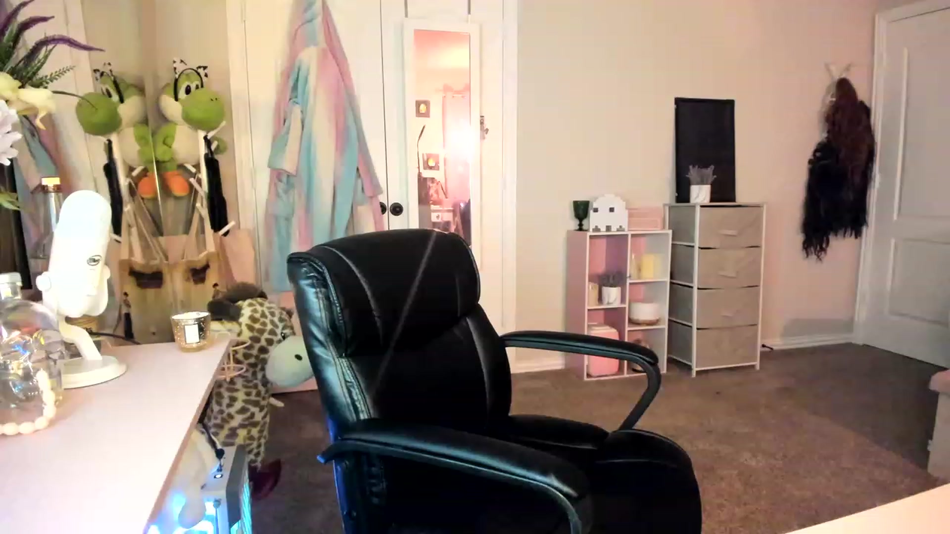 Gallery image thumbnail from AudryLikes's myfreecams stream on, 01/09/2023, 12:12 image 2 of 20