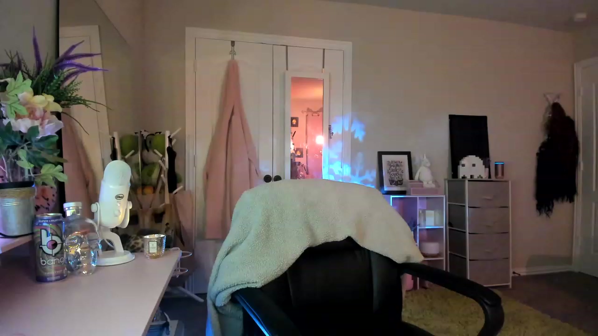 Gallery image thumbnail from AudryLikes's myfreecams stream on, 01/13/2023, 02:26 image 12 of 20