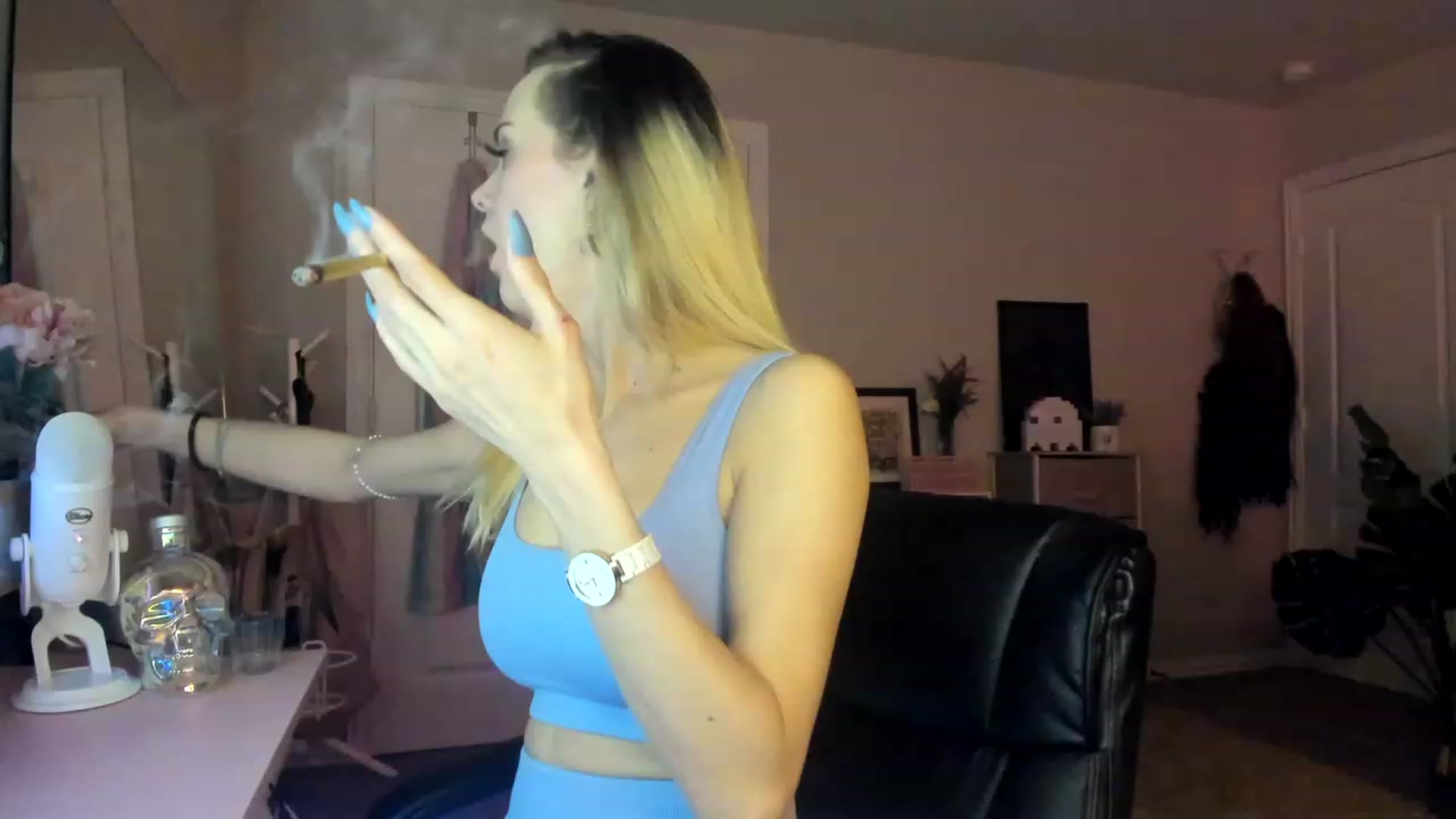 Gallery image thumbnail from AudryLikes's myfreecams stream on, 01/16/2023, 03:54 image 4 of 20
