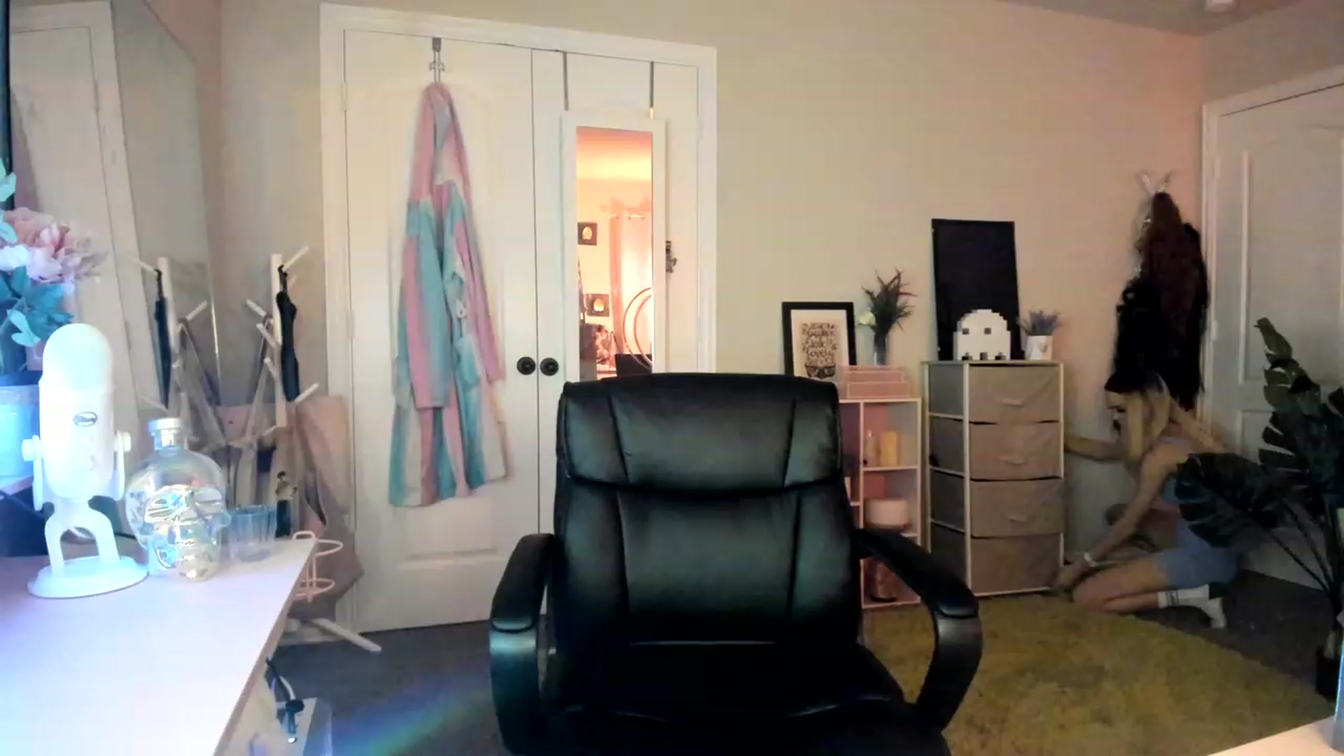 Gallery image thumbnail from AudryLikes's myfreecams stream on, 01/16/2023, 03:54 image 11 of 20