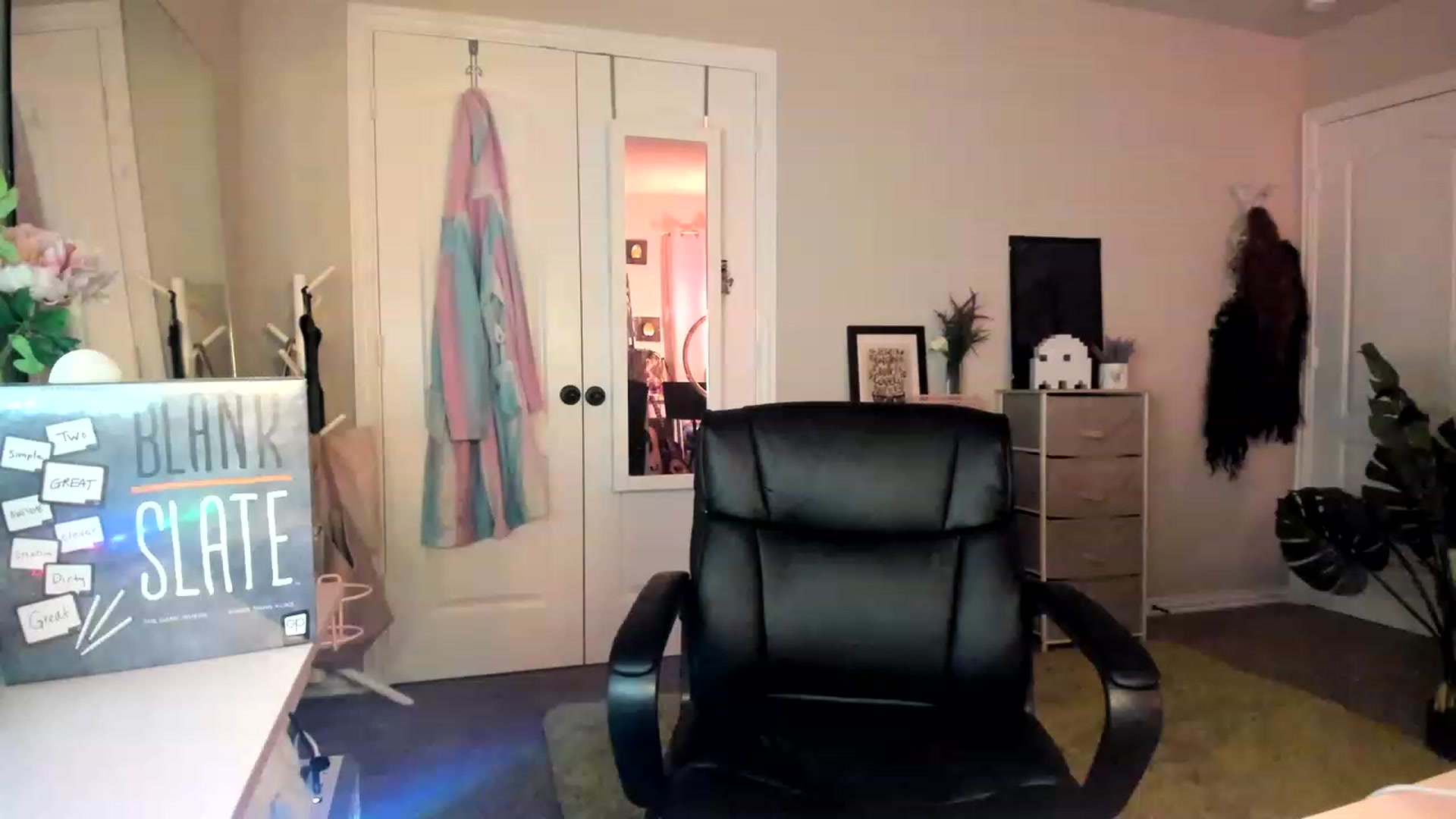 Gallery image thumbnail from AudryLikes's myfreecams stream on, 01/16/2023, 03:54 image 5 of 20