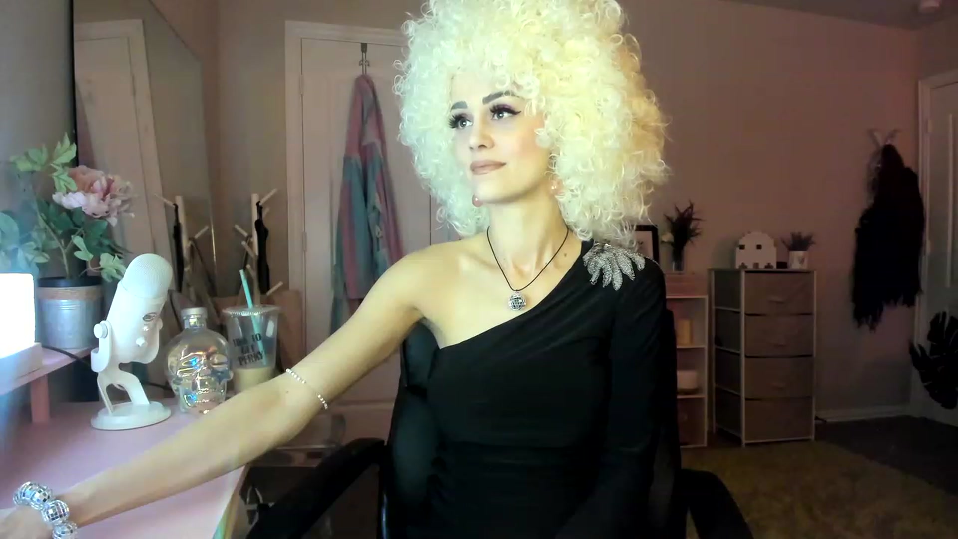 Gallery image thumbnail from AudryLikes's myfreecams stream on, 01/17/2023, 02:41 image 7 of 20