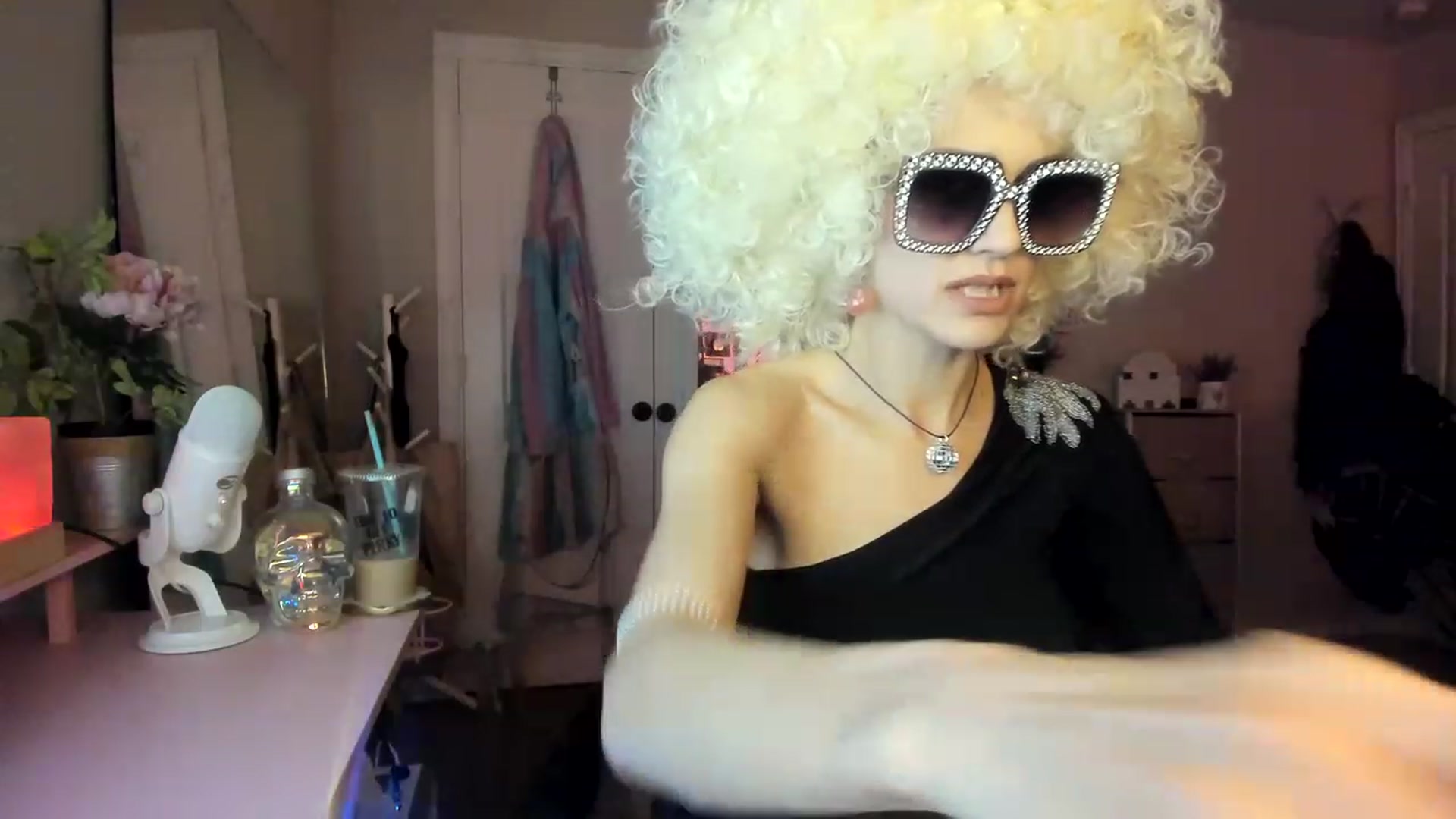 Gallery image thumbnail from AudryLikes's myfreecams stream on, 01/17/2023, 02:41 image 2 of 20