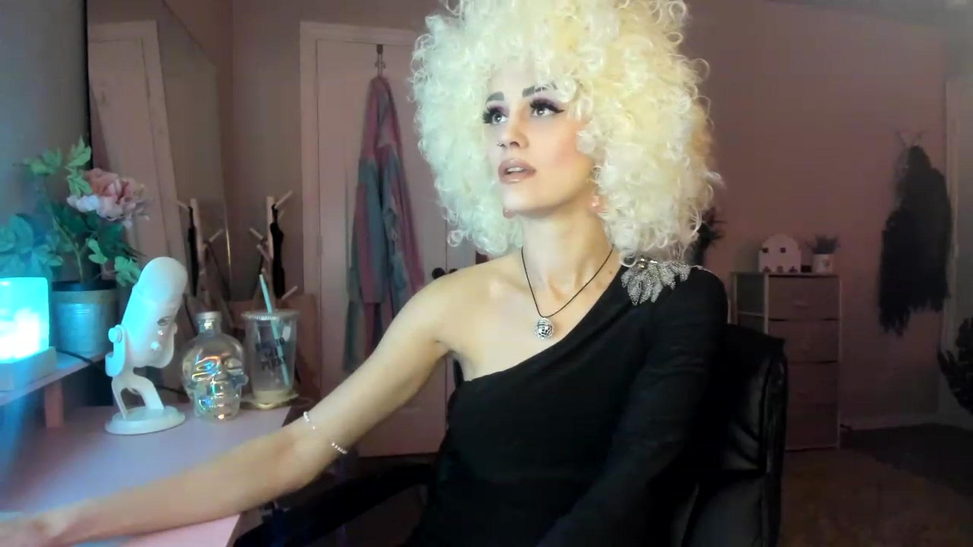 Gallery image thumbnail from AudryLikes's myfreecams stream on, 01/17/2023, 02:41 image 20 of 20