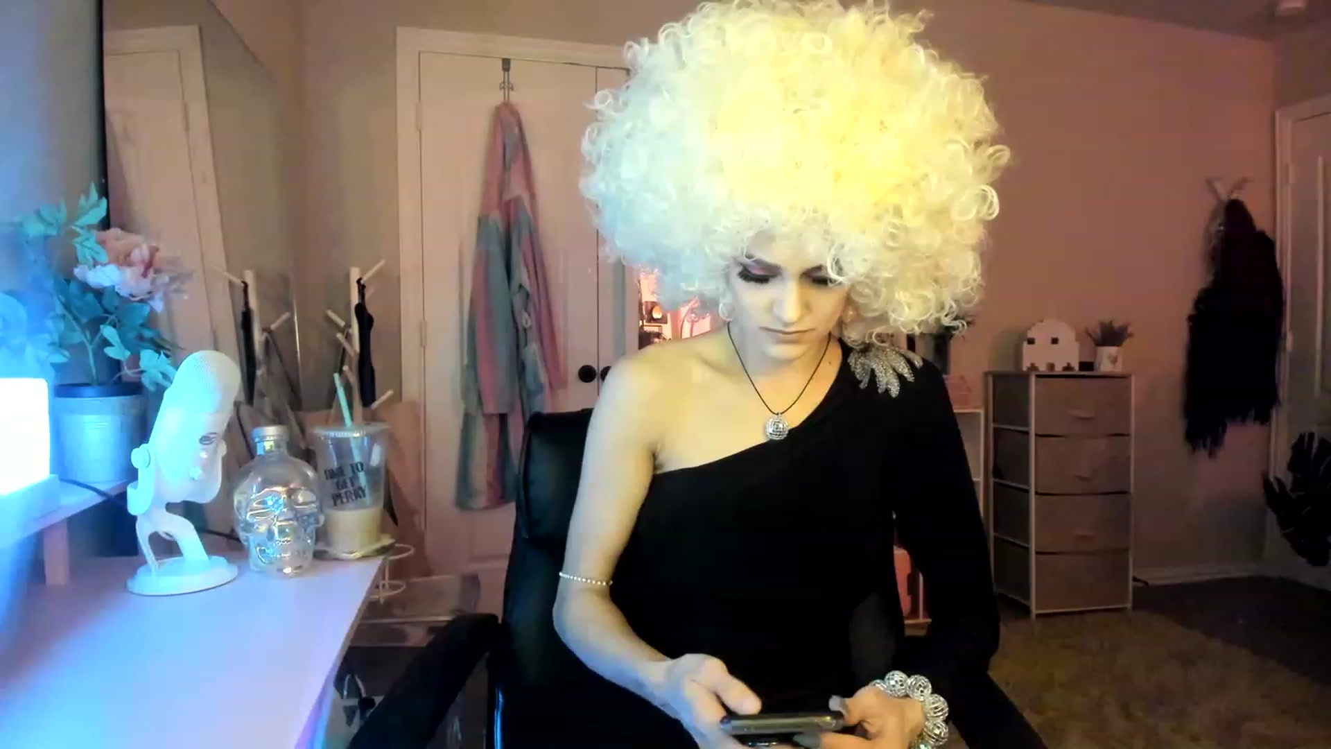 Gallery image thumbnail from AudryLikes's myfreecams stream on, 01/17/2023, 02:41 image 5 of 20