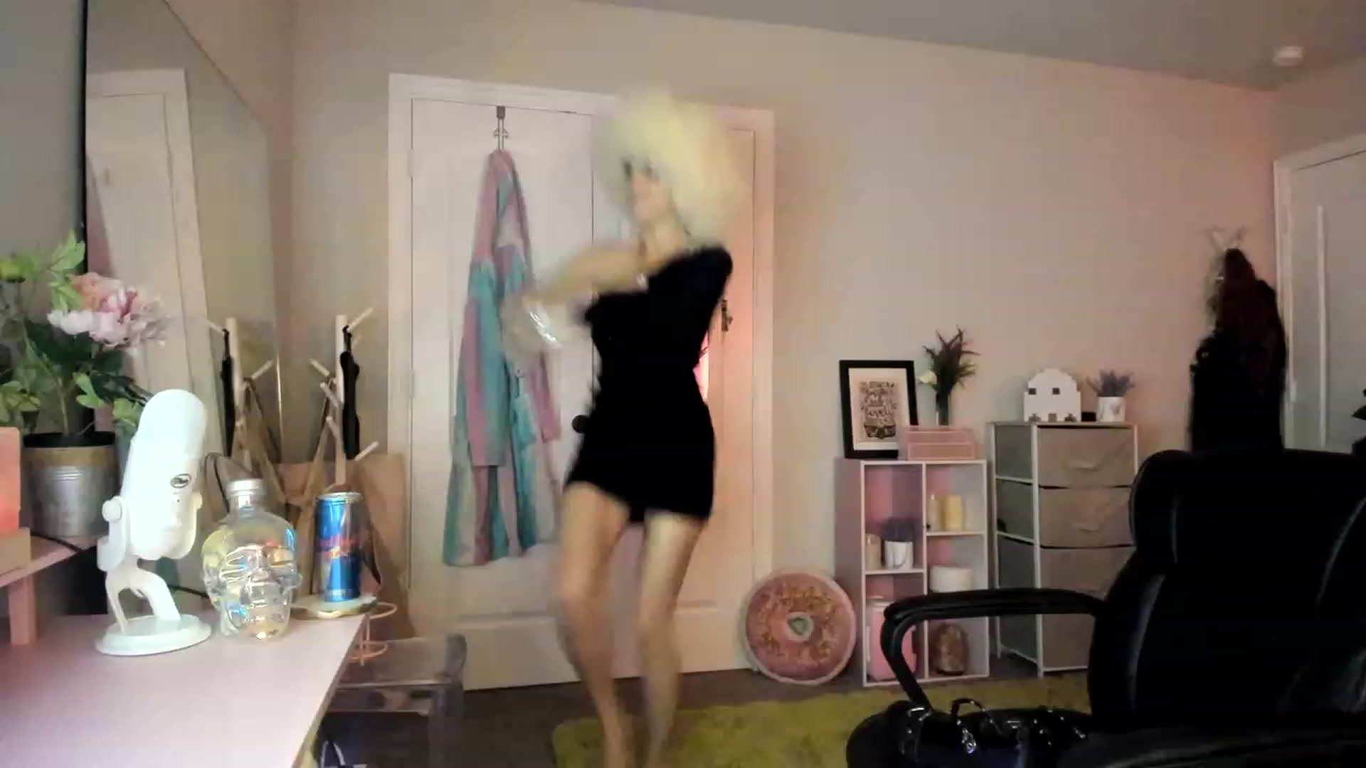 Gallery image thumbnail from AudryLikes's myfreecams stream on, 01/17/2023, 03:24 image 2 of 20
