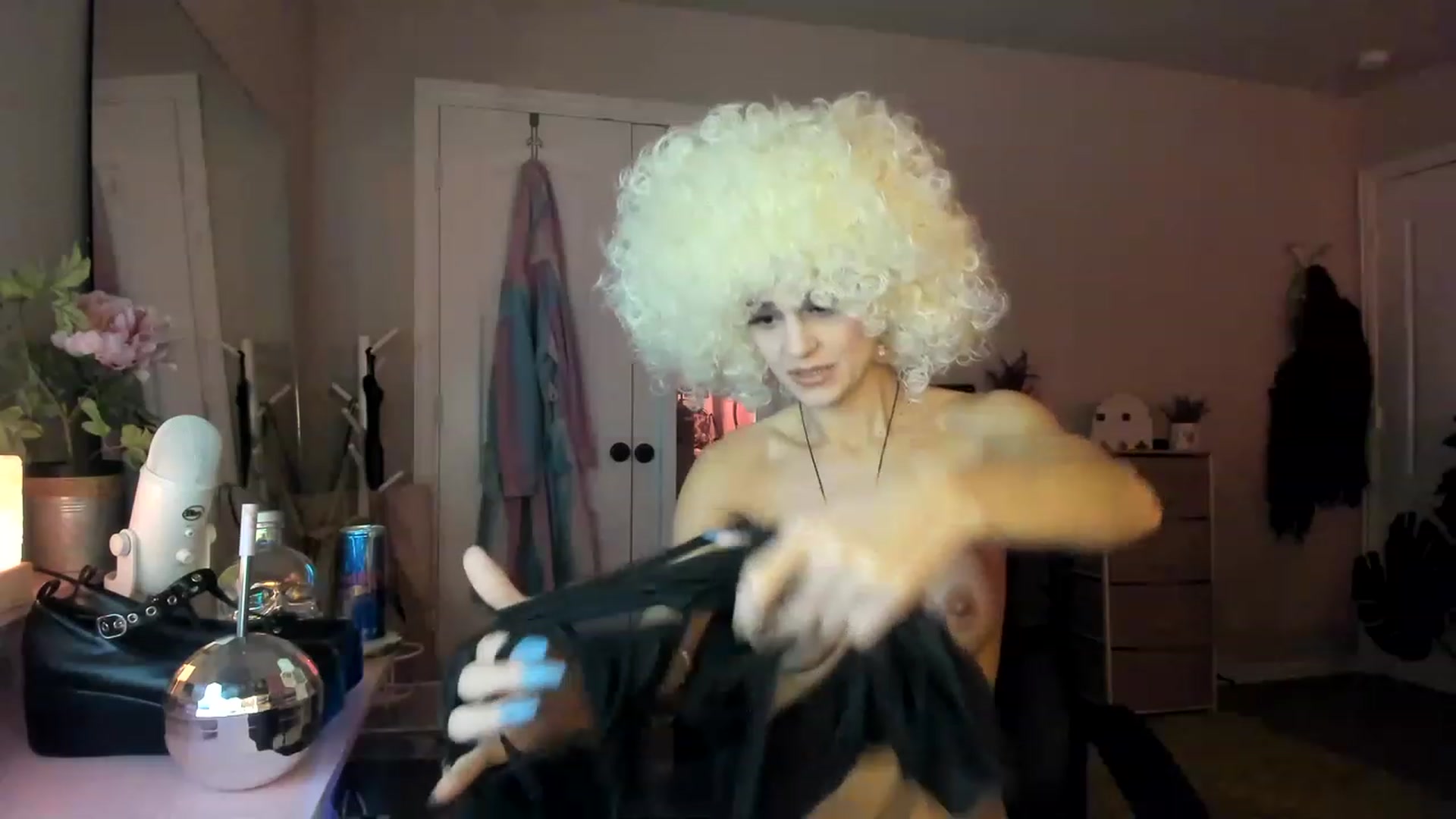 Gallery image thumbnail from AudryLikes's myfreecams stream on, 01/17/2023, 03:24 image 10 of 20