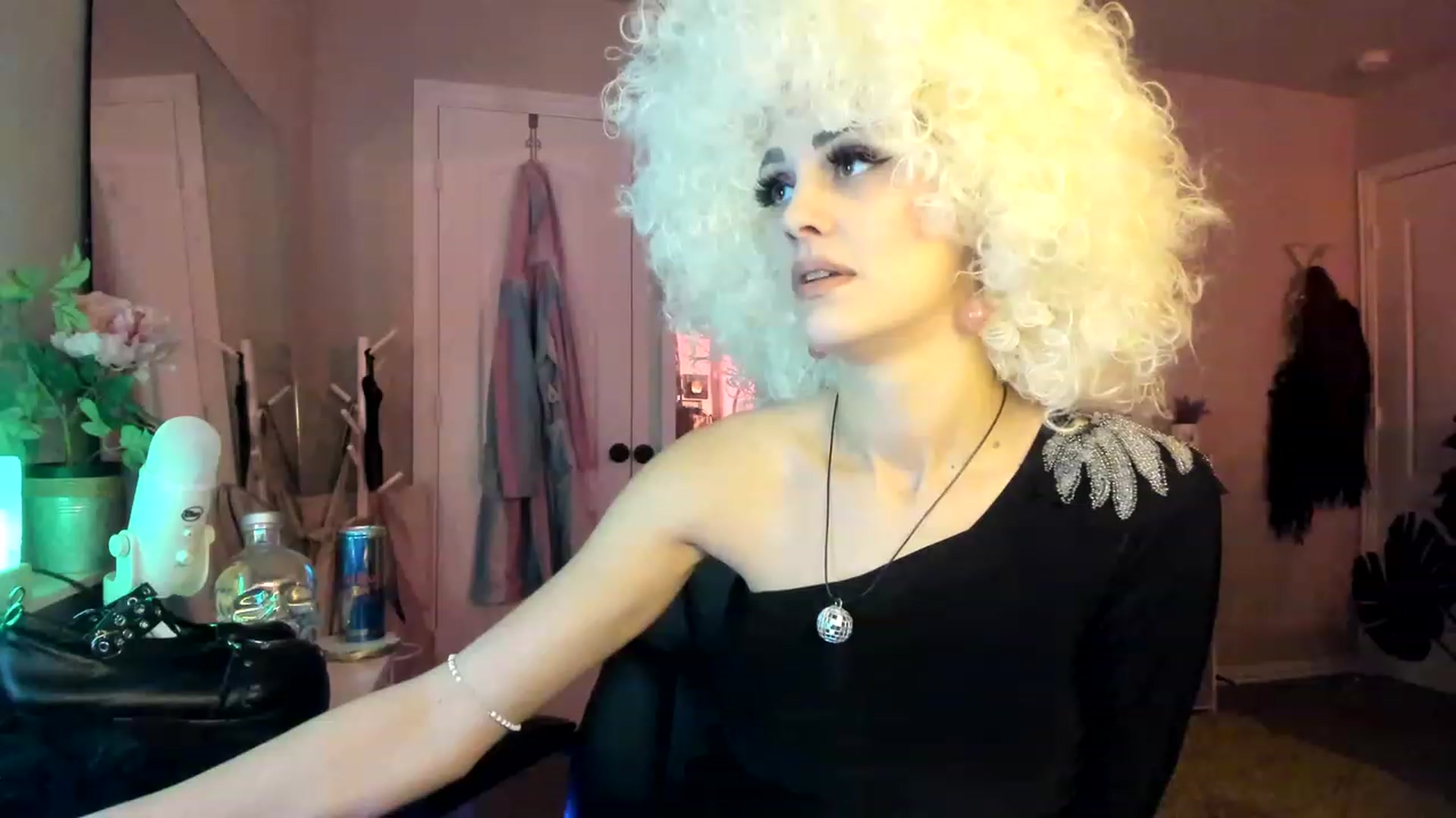 Gallery image thumbnail from AudryLikes's myfreecams stream on, 01/17/2023, 03:24 image 3 of 20