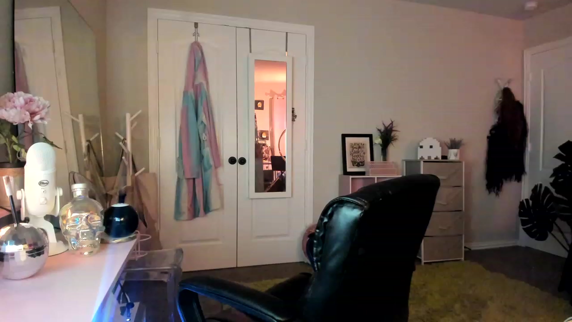 Gallery image thumbnail from AudryLikes's myfreecams stream on, 01/17/2023, 05:08 image 16 of 20