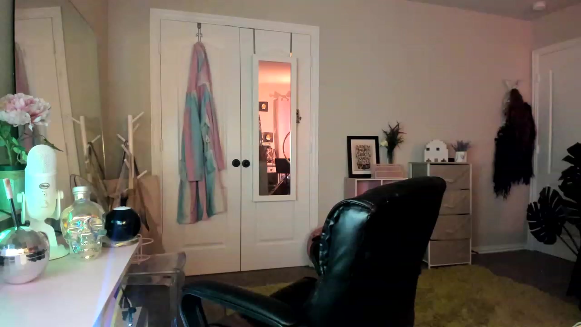 Gallery image thumbnail from AudryLikes's myfreecams stream on, 01/17/2023, 05:08 image 15 of 20