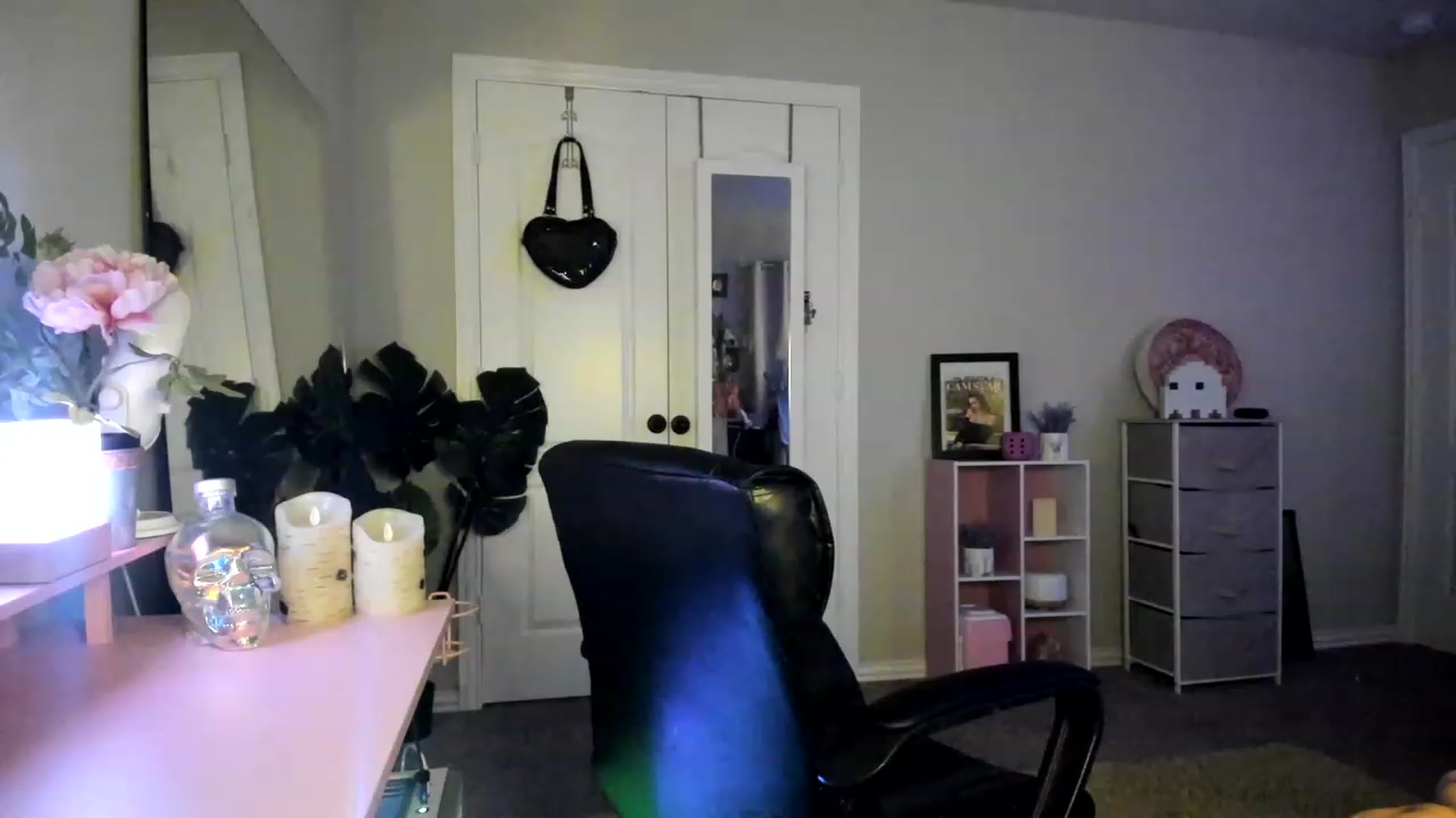 Gallery image thumbnail from AudryLikes's myfreecams stream on, 01/21/2023, 05:31 image 7 of 20