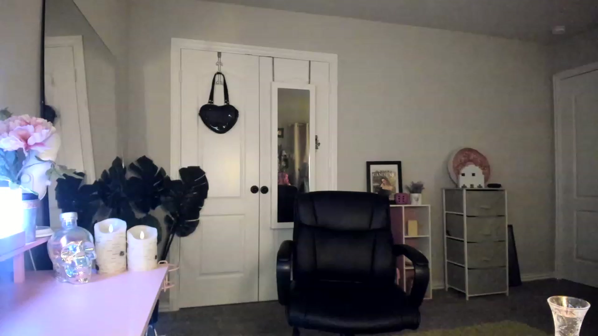 Gallery image thumbnail from AudryLikes's myfreecams stream on, 01/21/2023, 05:31 image 1 of 20