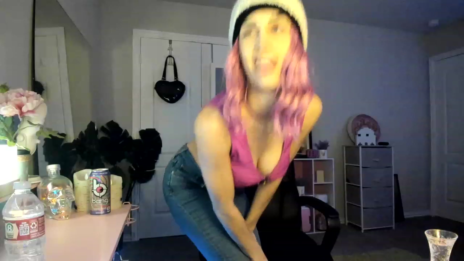 Gallery image thumbnail from AudryLikes's myfreecams stream on, 01/21/2023, 05:31 image 2 of 20