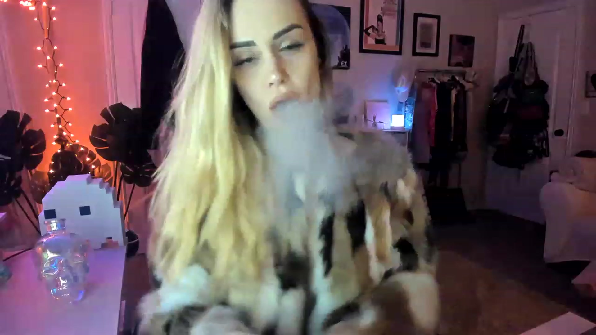 Gallery image thumbnail from AudryLikes's myfreecams stream on, 01/28/2023, 02:28 image 10 of 20