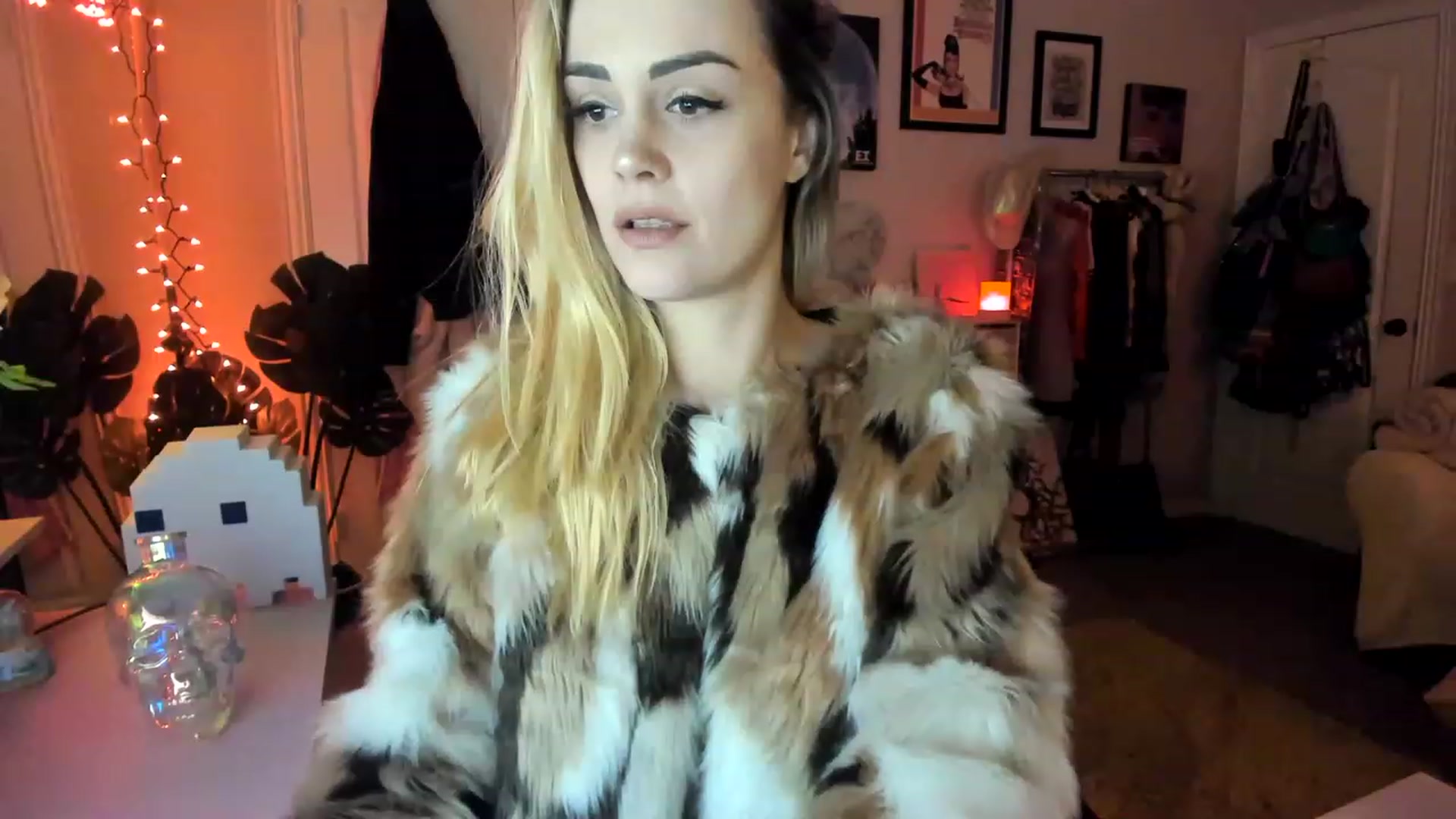 Gallery image thumbnail from AudryLikes's myfreecams stream on, 01/28/2023, 02:28 image 9 of 20