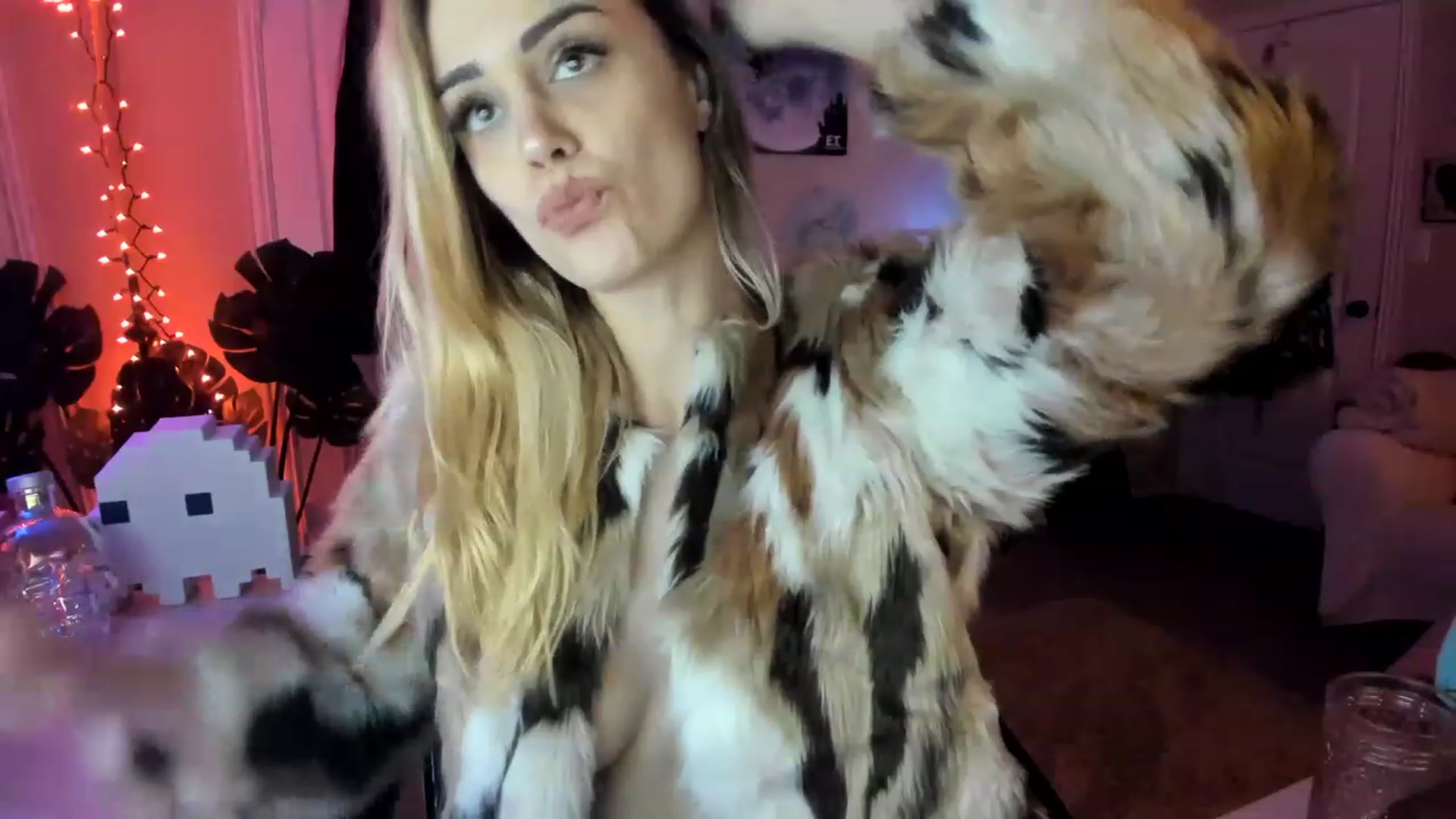 Gallery image thumbnail from AudryLikes's myfreecams stream on, 01/28/2023, 02:28 image 11 of 20