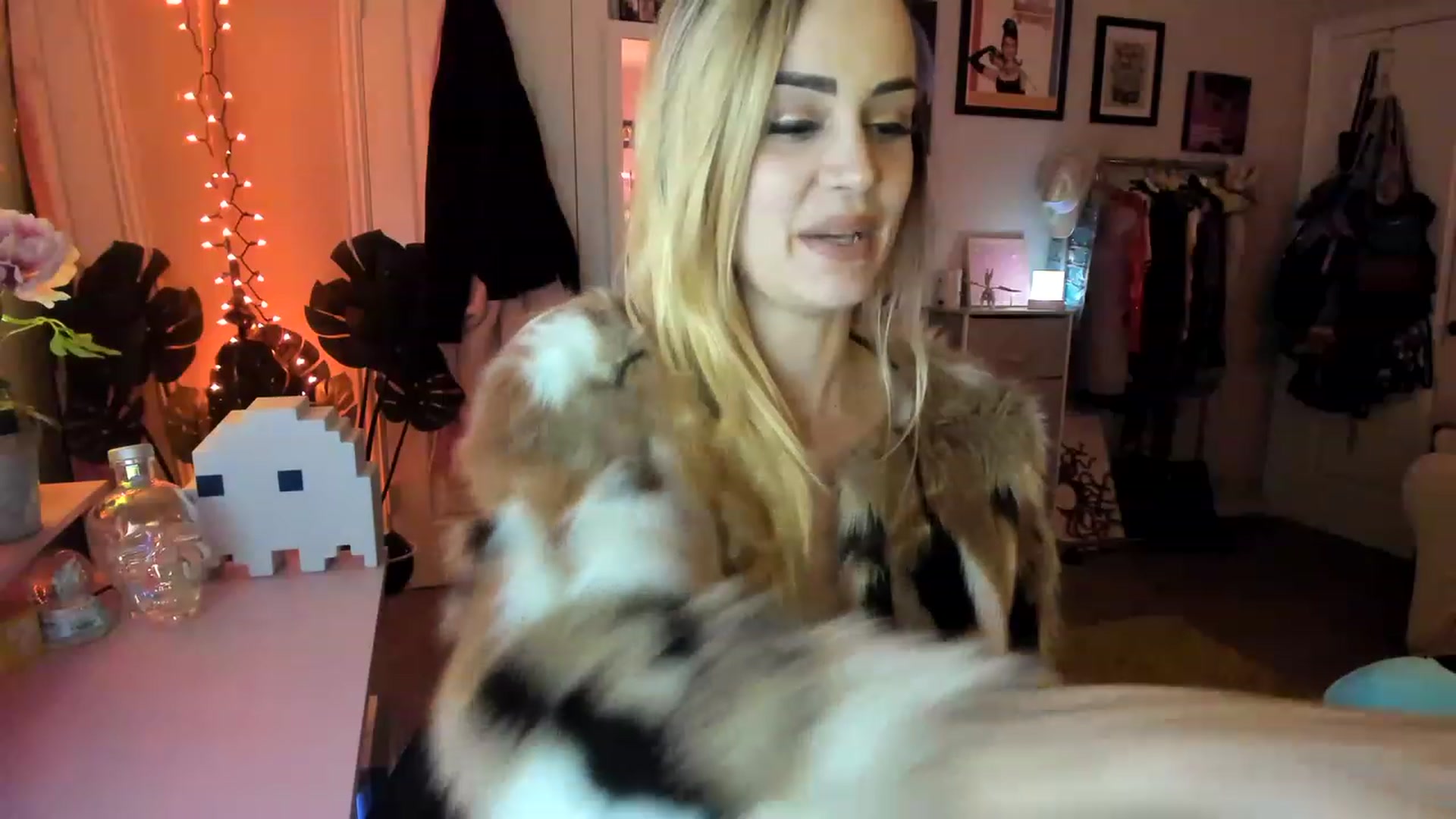 Gallery image thumbnail from AudryLikes's myfreecams stream on, 01/28/2023, 02:28 image 12 of 20