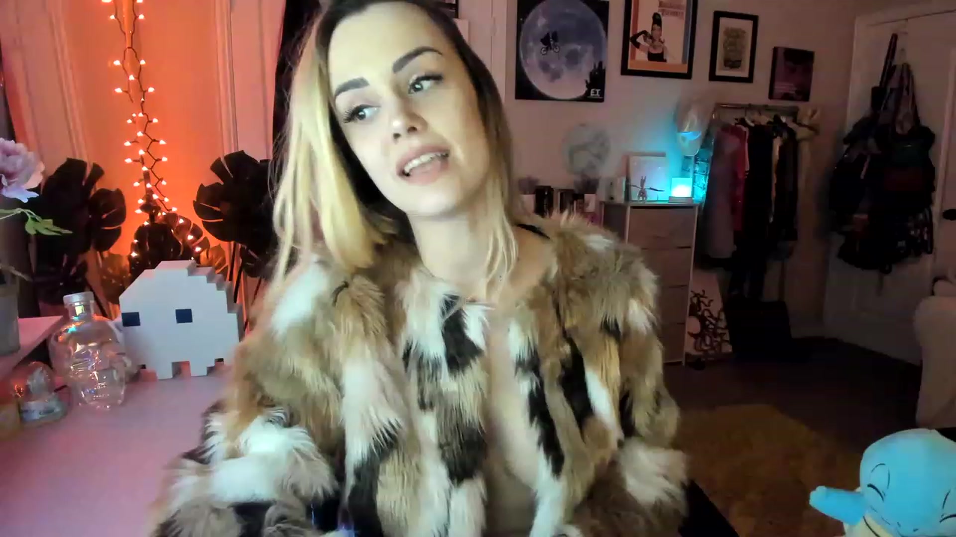 Gallery image thumbnail from AudryLikes's myfreecams stream on, 01/28/2023, 02:28 image 13 of 20