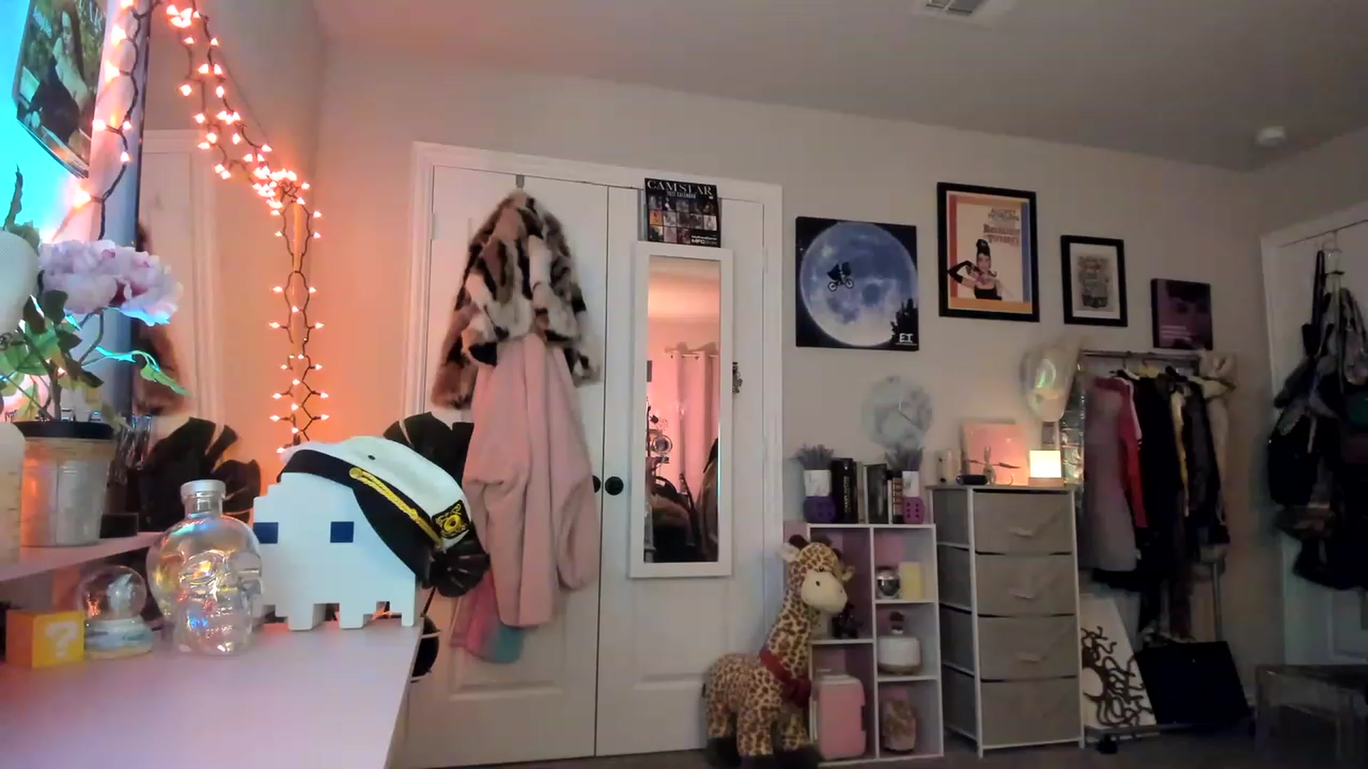 Gallery image thumbnail from AudryLikes's myfreecams stream on, 01/28/2023, 08:00 image 9 of 20