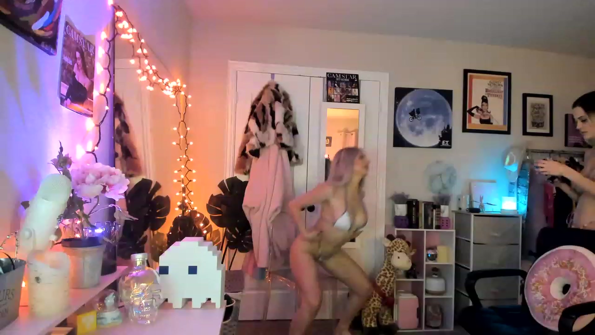 Gallery image thumbnail from AudryLikes's myfreecams stream on, 01/28/2023, 08:00 image 17 of 20