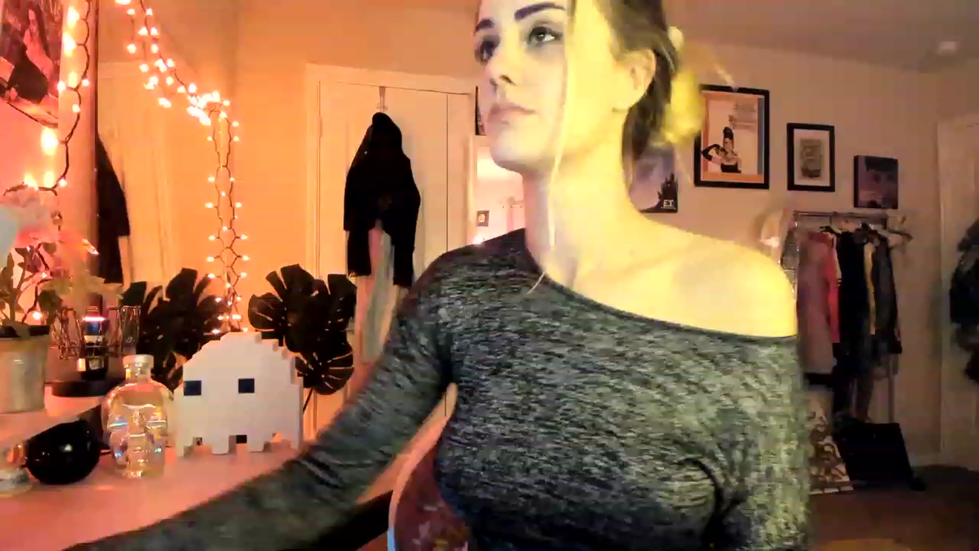 Gallery image thumbnail from AudryLikes's myfreecams stream on, 01/30/2023, 06:16 image 17 of 20