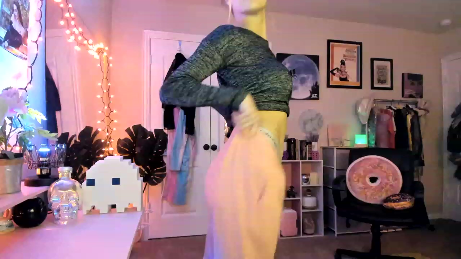 Gallery image thumbnail from AudryLikes's myfreecams stream on, 01/30/2023, 06:16 image 16 of 20