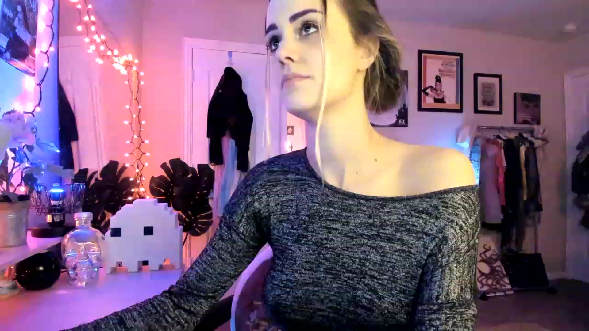 Gallery image thumbnail from AudryLikes's myfreecams stream on, 01/30/2023, 06:16 image 18 of 20